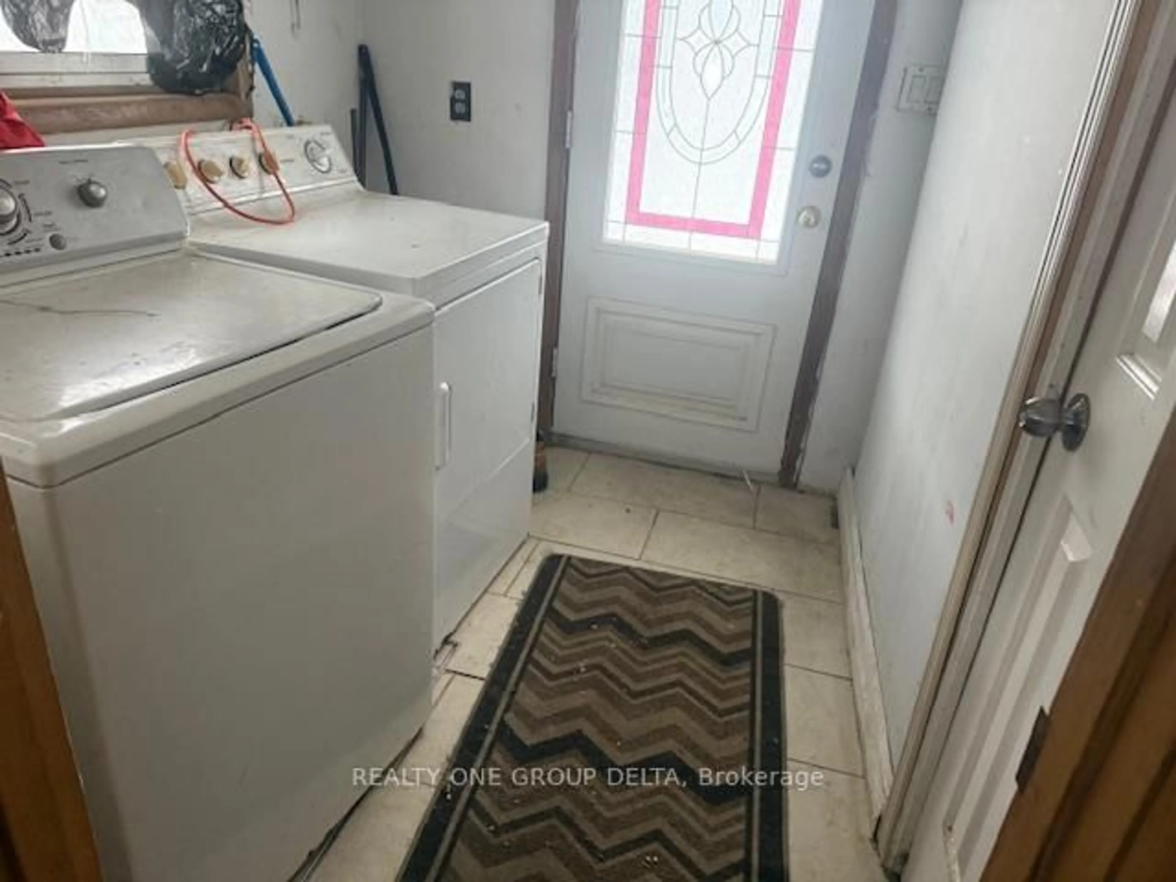 Laundry room for 7121 Highway 124 Rd, Guelph/Eramosa Ontario N1H 6H7