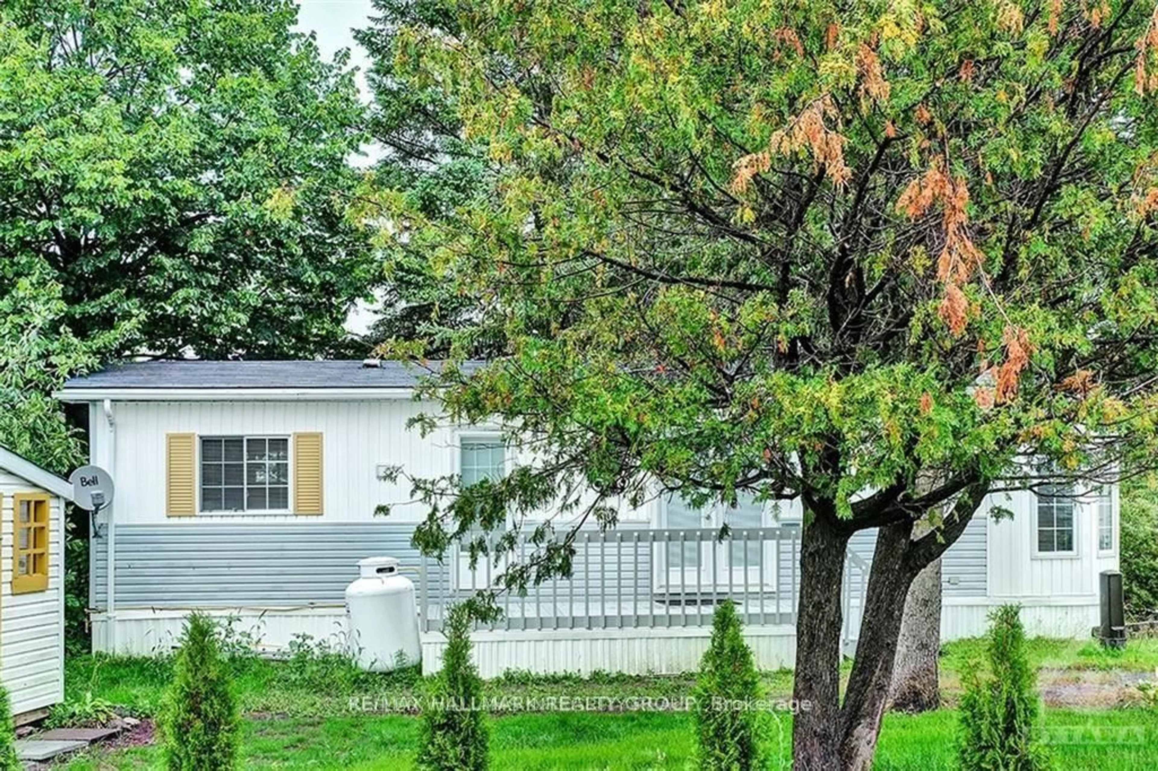 Home with vinyl exterior material, street for 2 Spring Lake Private, Ashton Ontario K0A 1B0