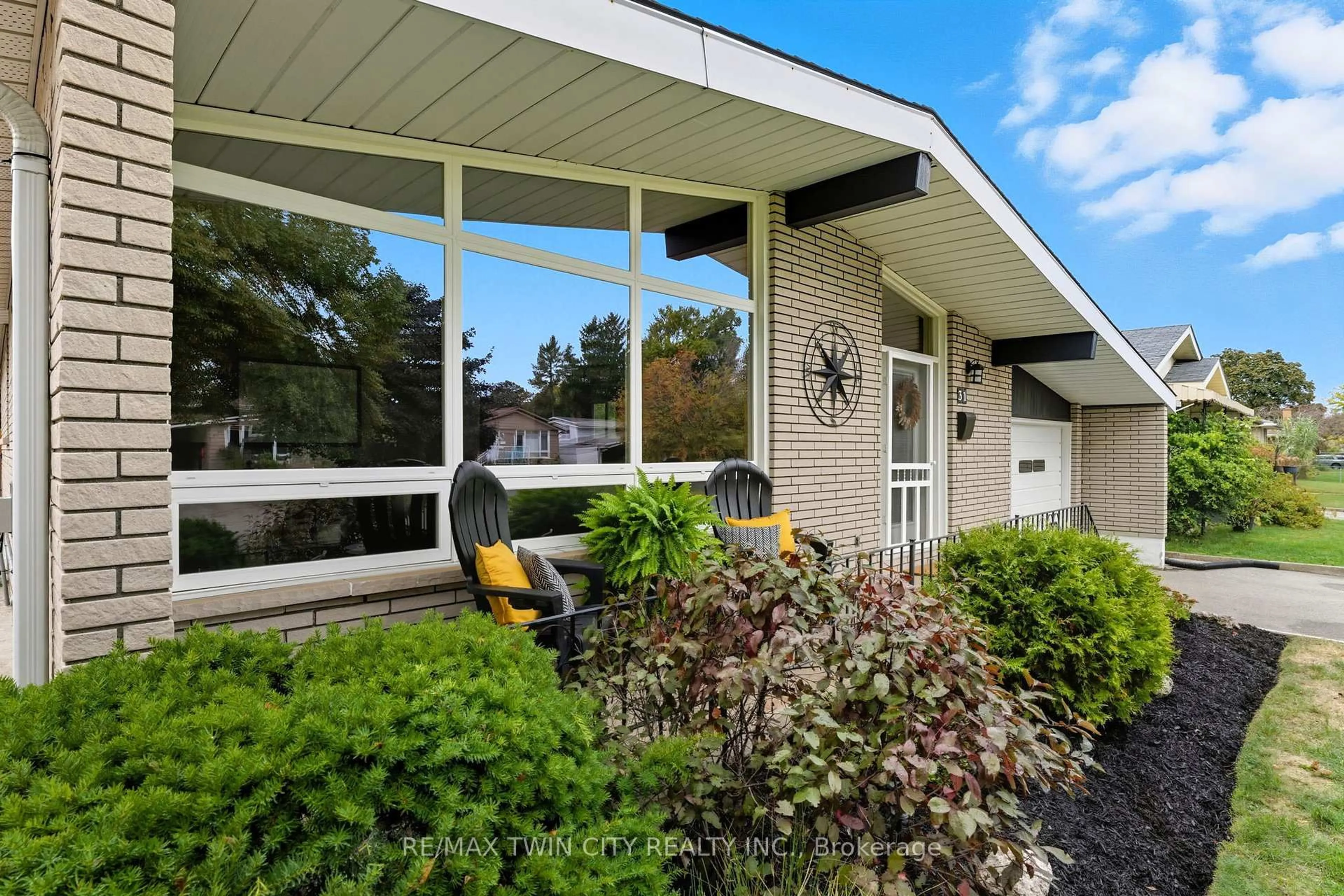 Unknown for 31 Buckingham St, Brantford Ontario N3R 3A9