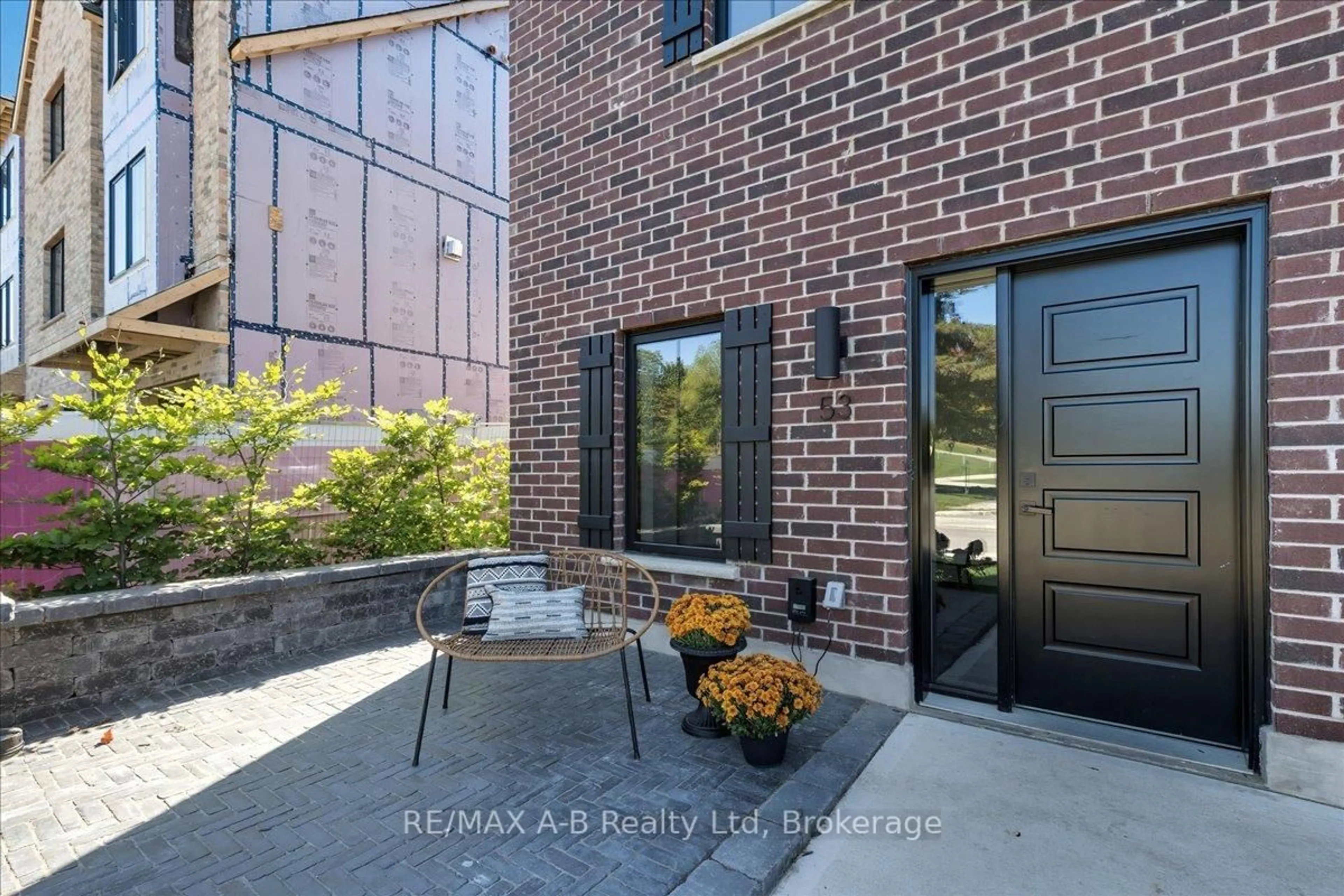 Unknown for 53 WORSLEY St, Stratford Ontario N5A 1B8