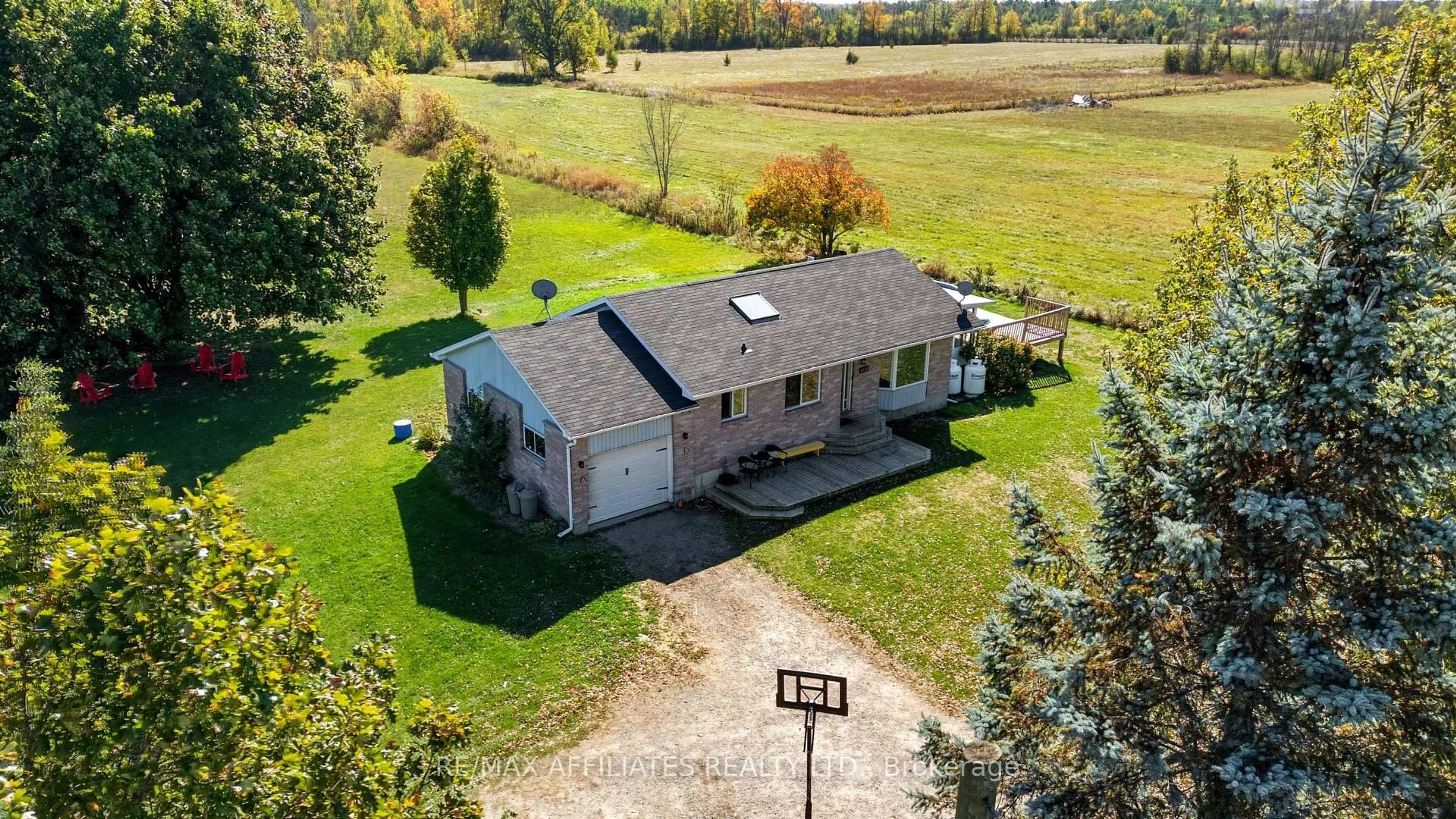 A pic from outside/outdoor area/front of a property/back of a property/a pic from drone, unknown for 885 Townline Rd, Elizabethtown-Kitley Ontario K7A 4S5