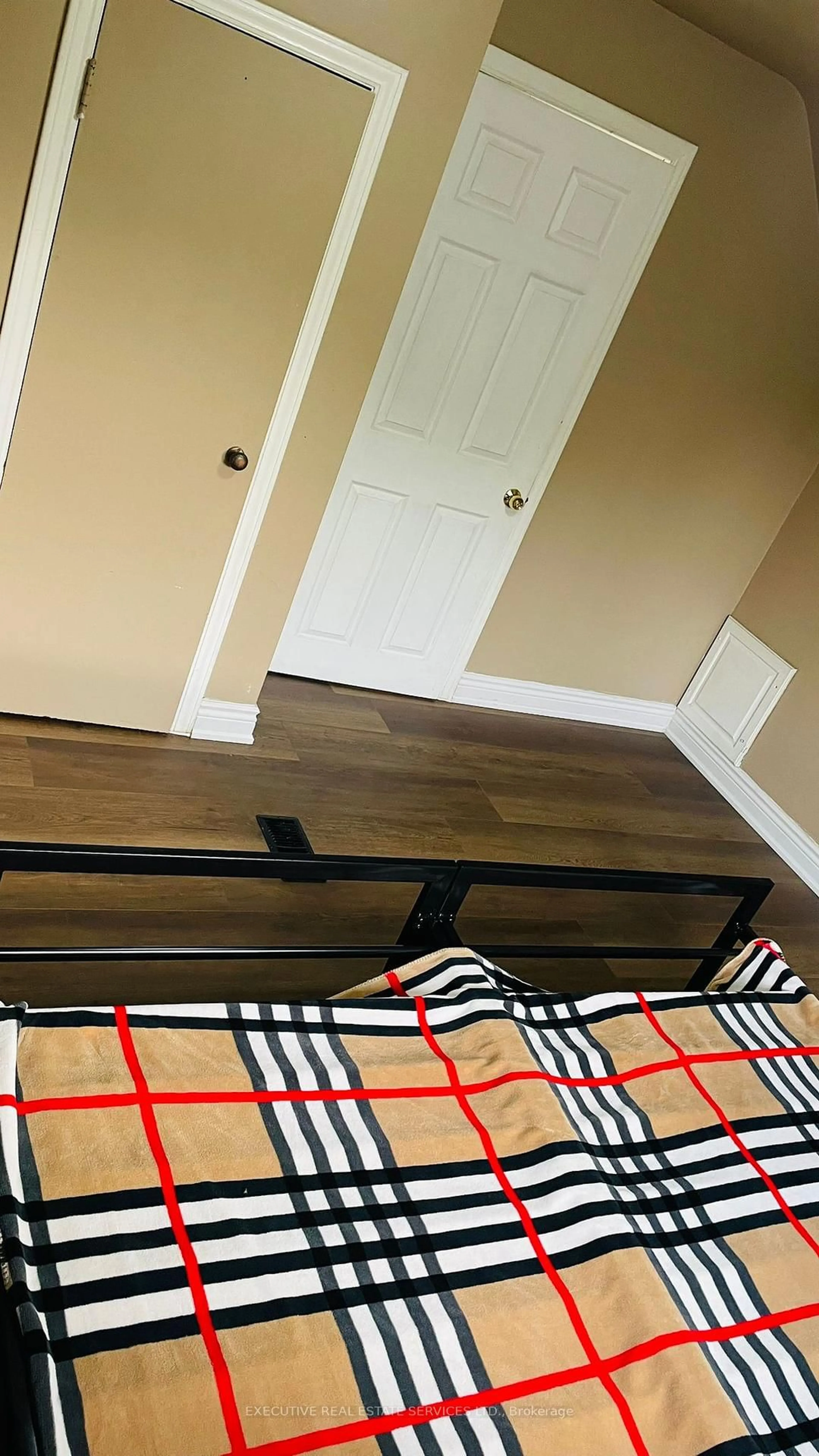 Unknown for 5460 ROYAL MANOR Rd, Niagara Falls Ontario L2G 1E3
