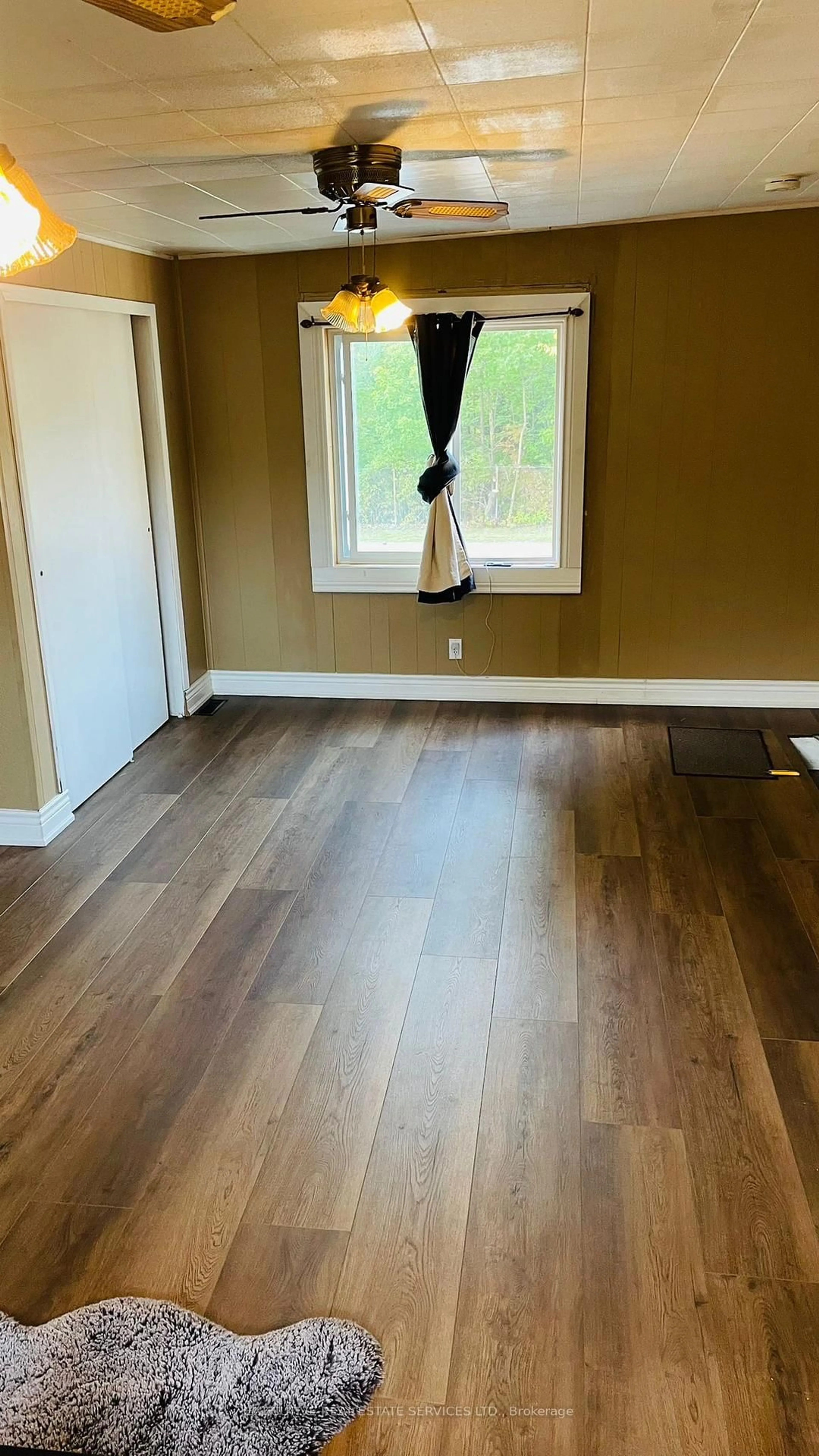 A pic of a room for 5460 ROYAL MANOR Rd, Niagara Falls Ontario L2G 1E3