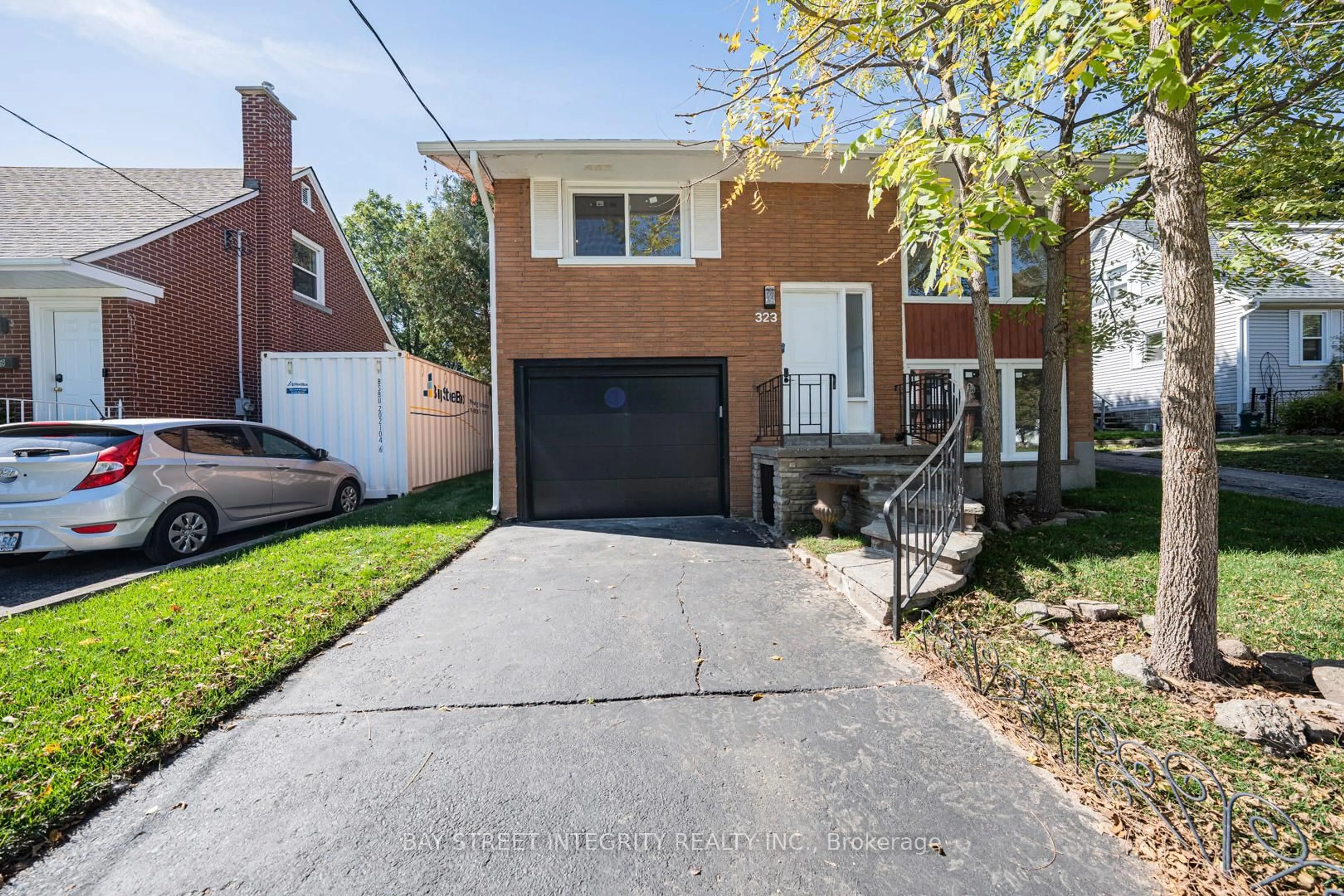 Home with brick exterior material, street for 323 Clifton Rd, Kitchener Ontario N2H 4W1