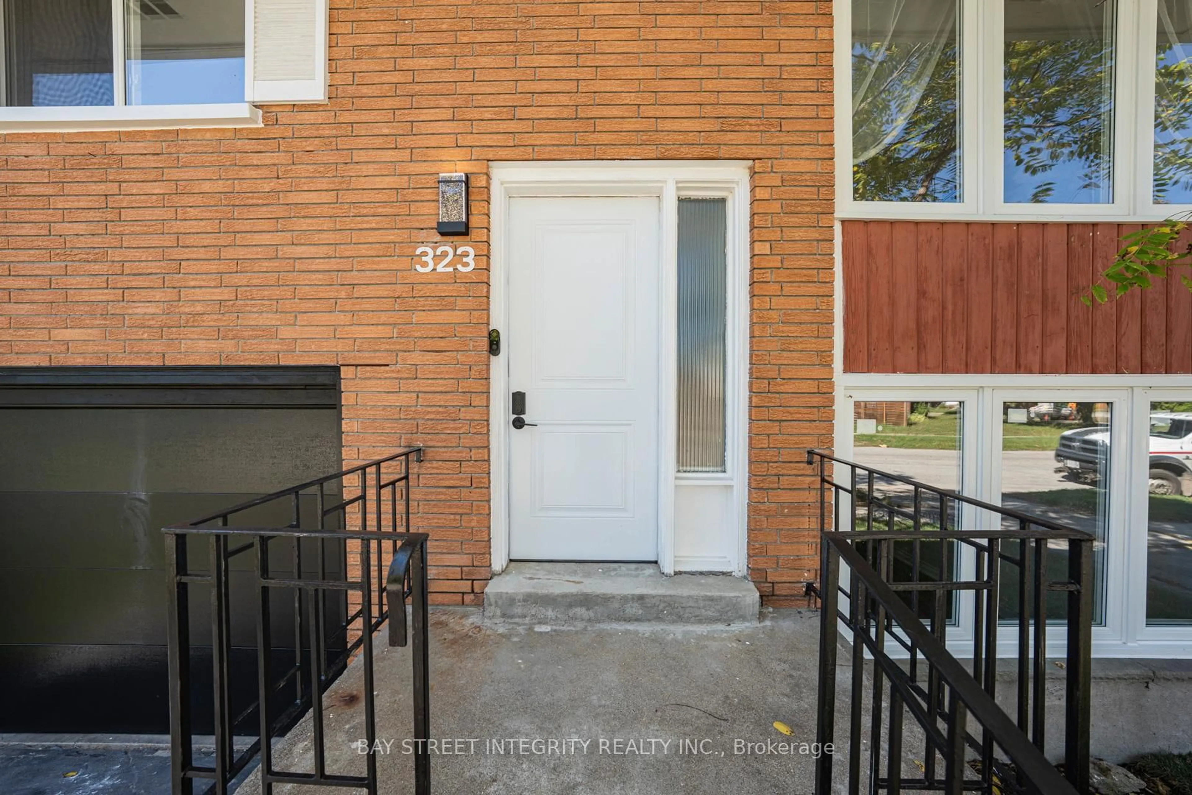 Unknown for 323 Clifton Rd, Kitchener Ontario N2H 4W1