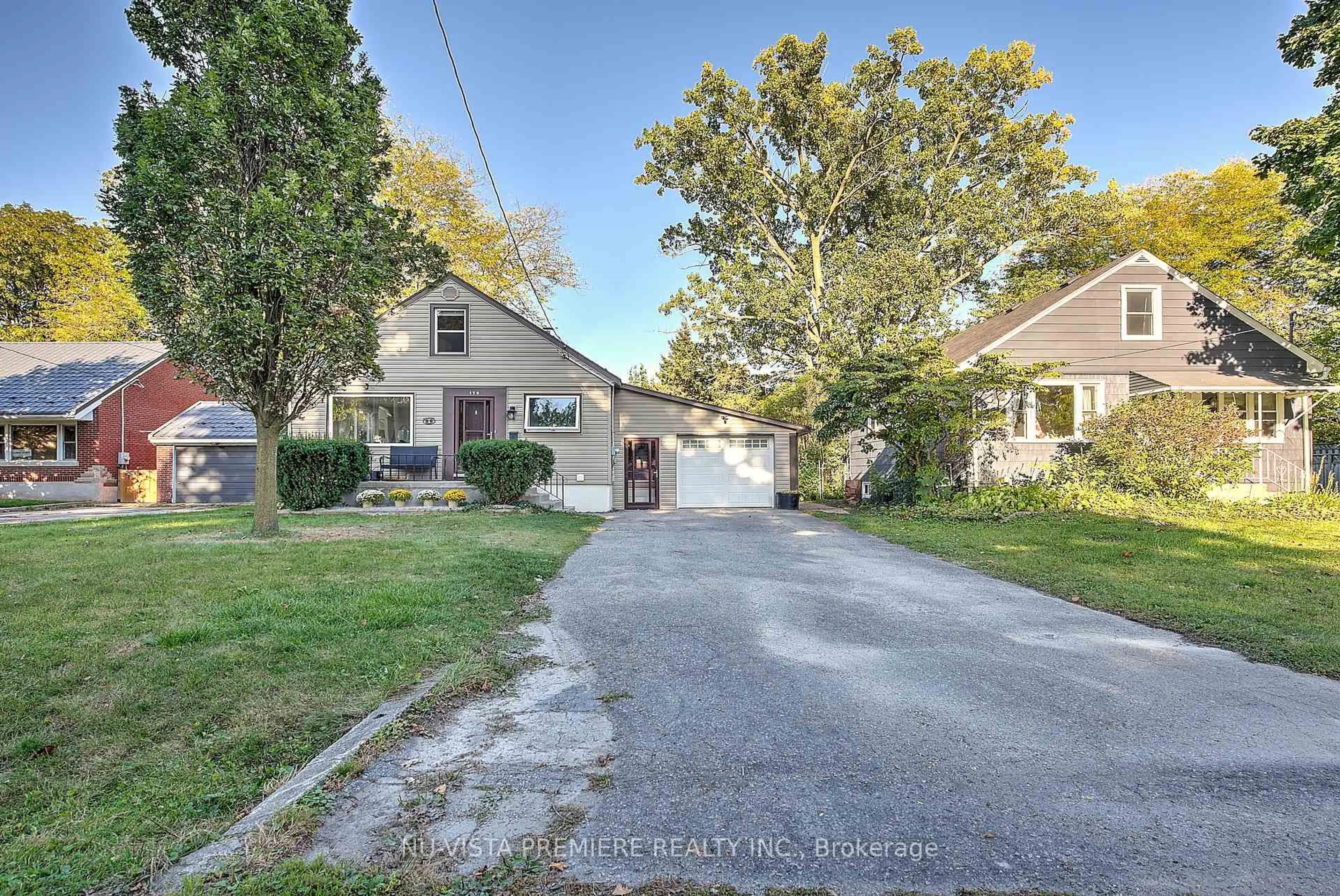 A pic from outside/outdoor area/front of a property/back of a property/a pic from drone, street for 170 DONNA St, London South Ontario N6J 3K4