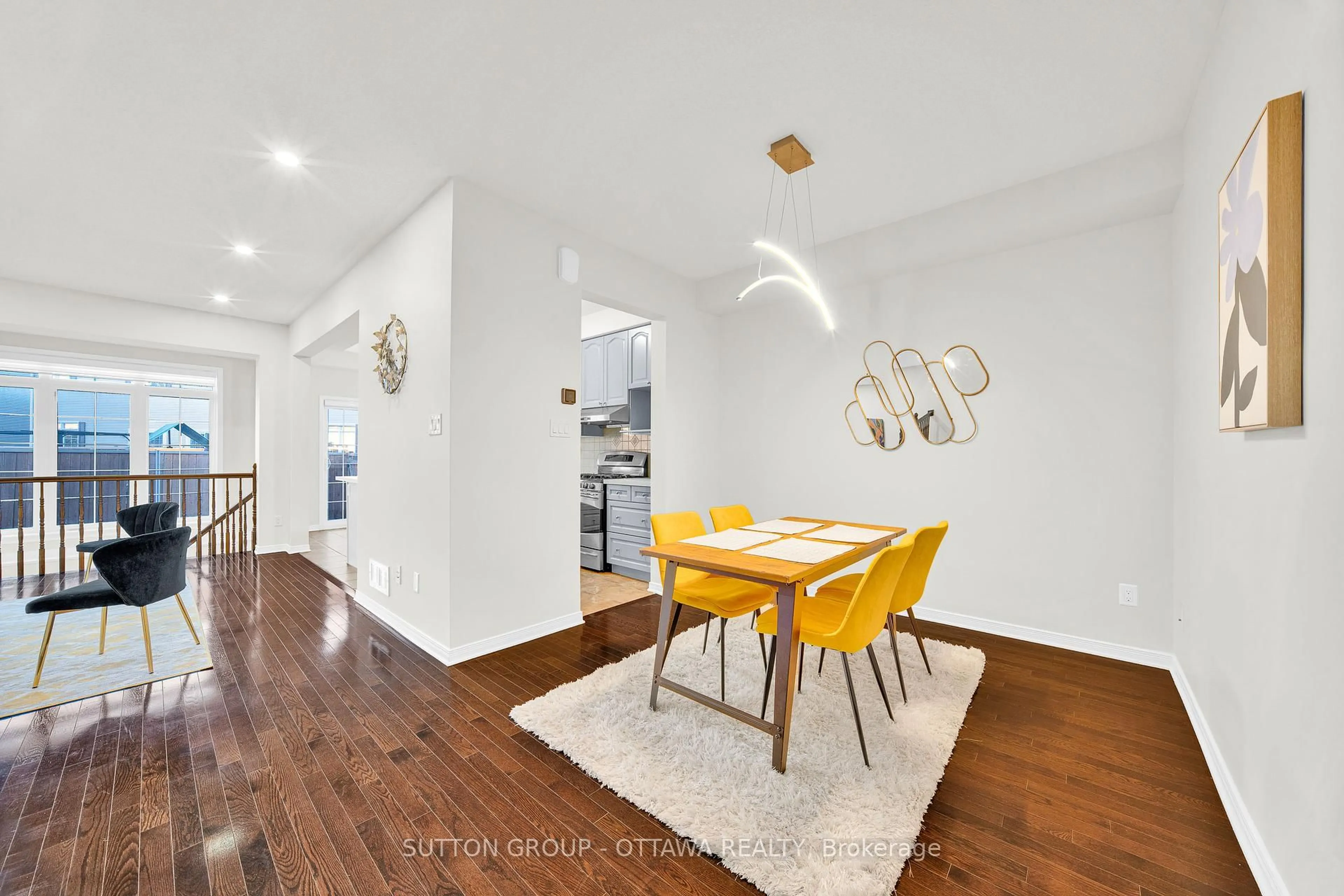 Dining room, unknown for 747 Oakglade Ave, Ottawa Ontario K2M 0B5