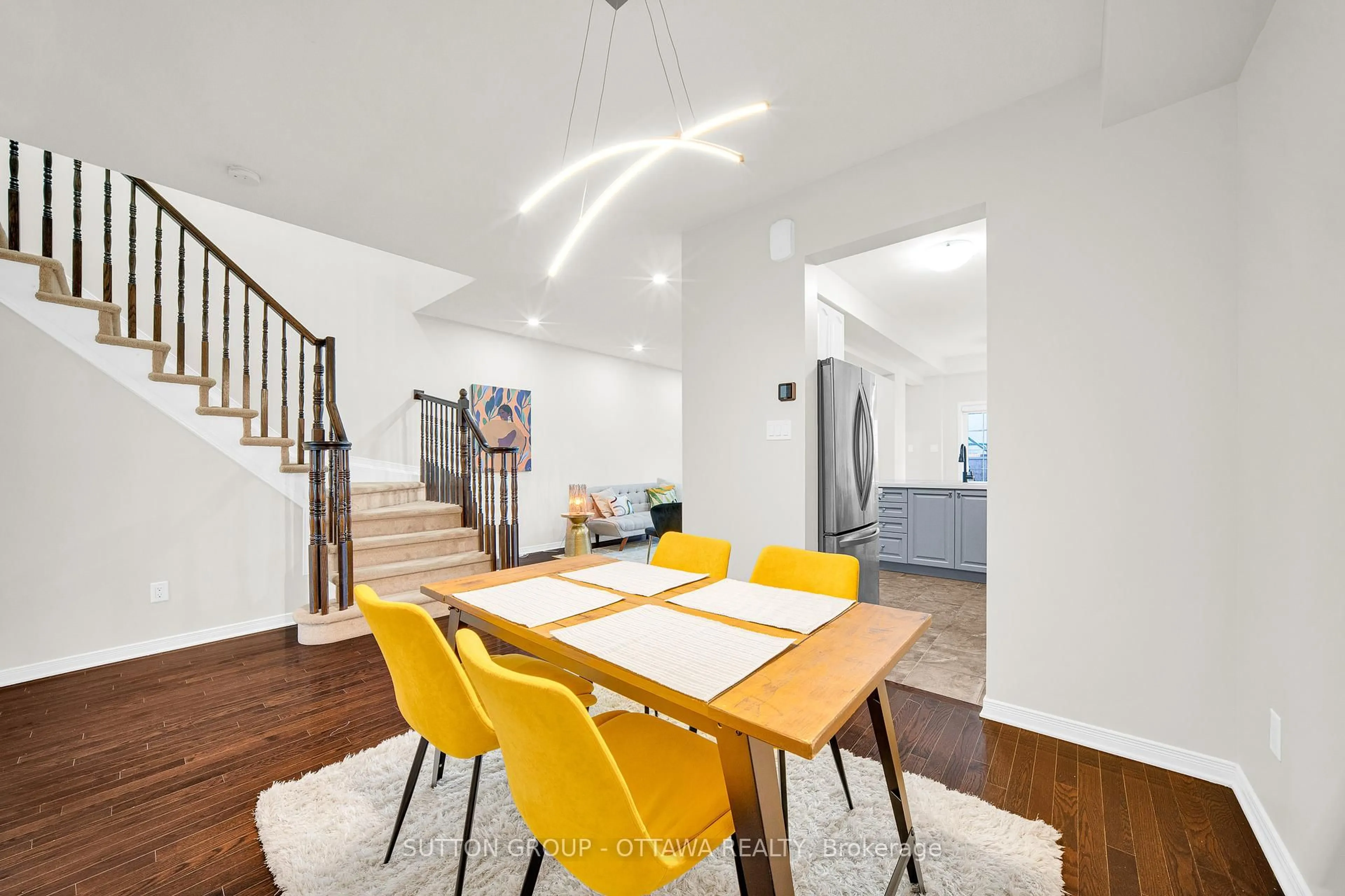 Dining room, unknown for 747 Oakglade Ave, Ottawa Ontario K2M 0B5