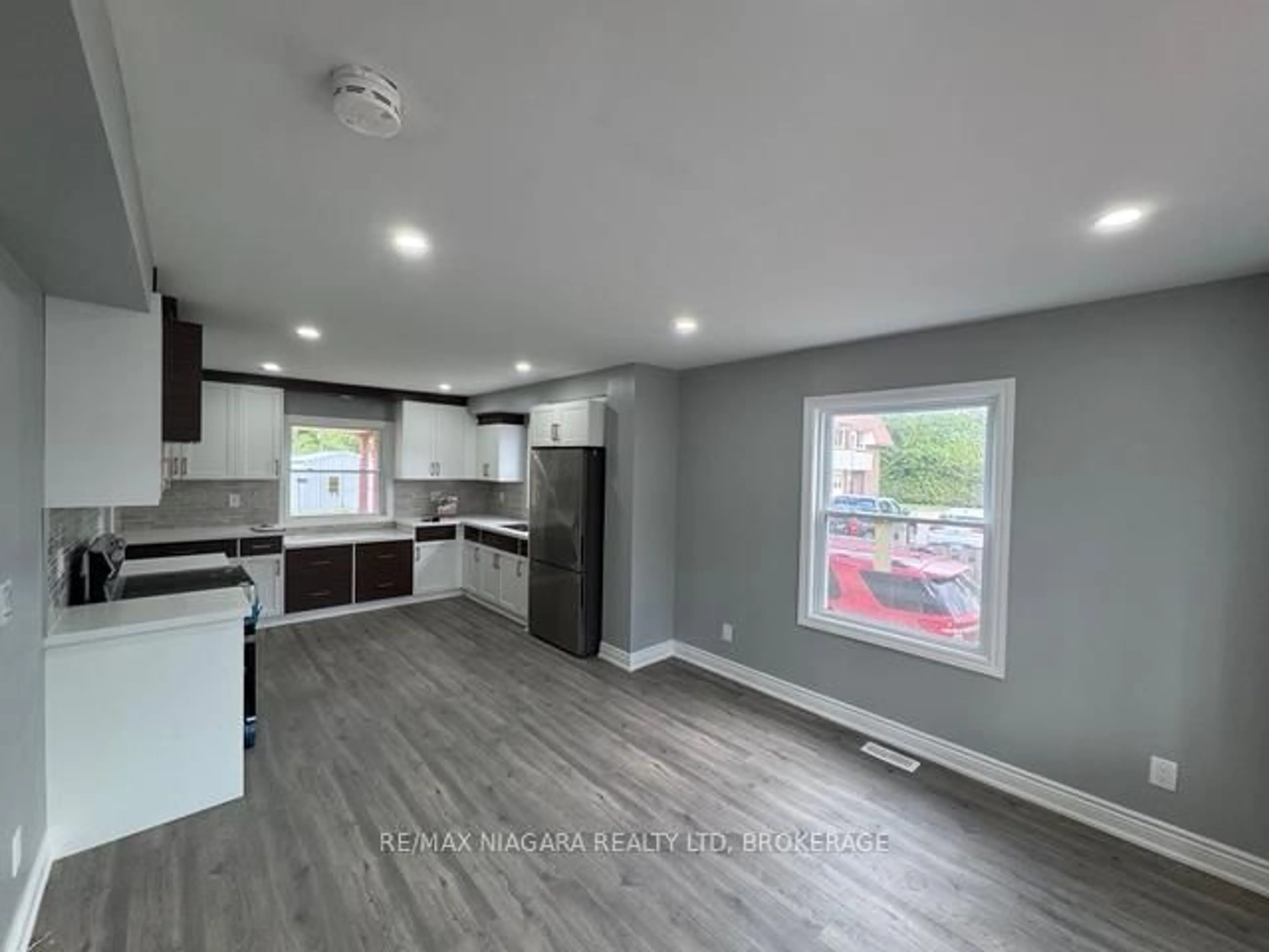 Open concept kitchen, unknown for 2505 Stevensville Rd, Fort Erie Ontario L0S 1S0