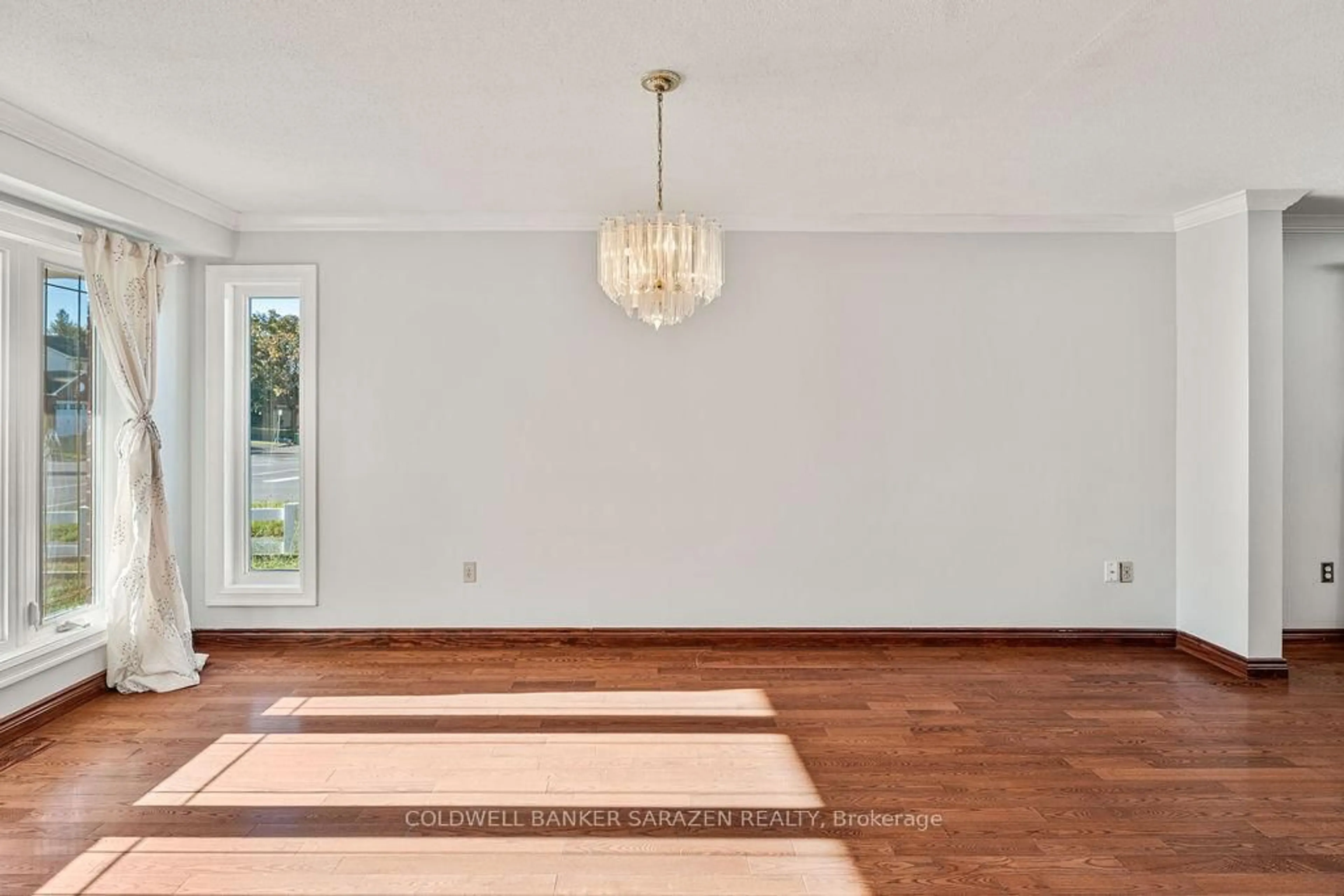 Unknown for 121 Topley Cres, Ottawa Ontario K1G 4N2