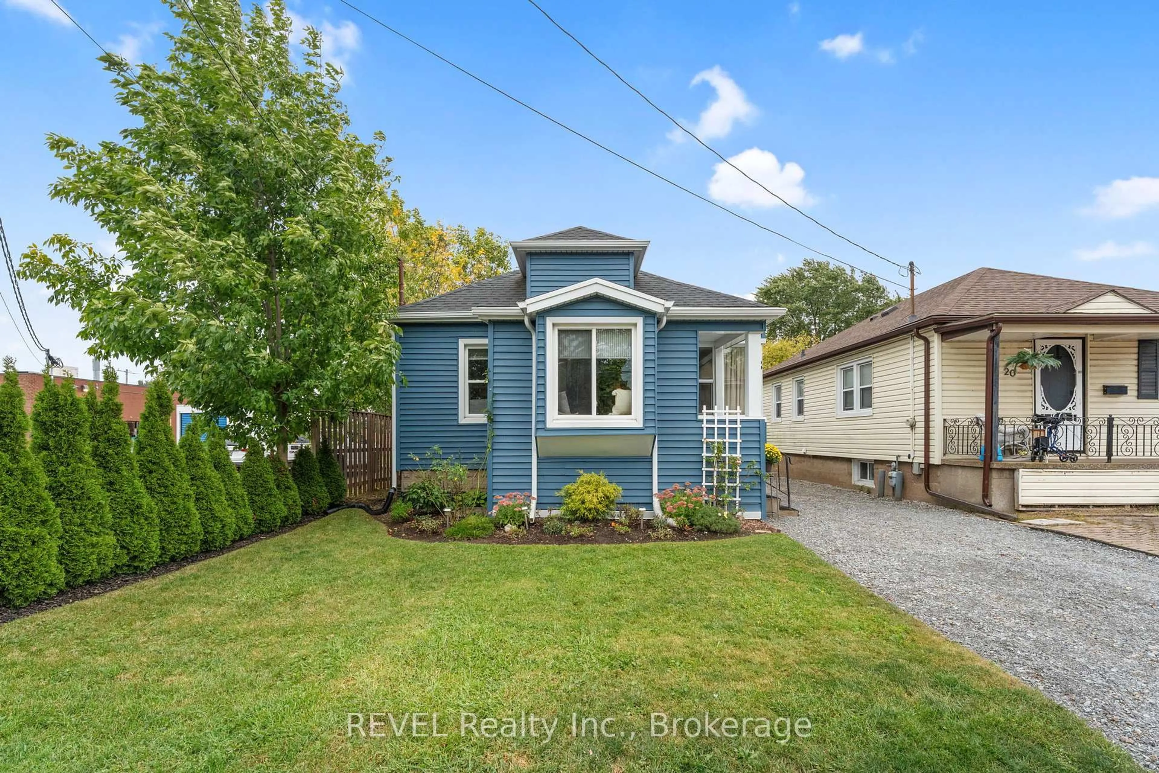 A pic from outside/outdoor area/front of a property/back of a property/a pic from drone, street for 18 Crowland Ave, Welland Ontario L3B 1W9