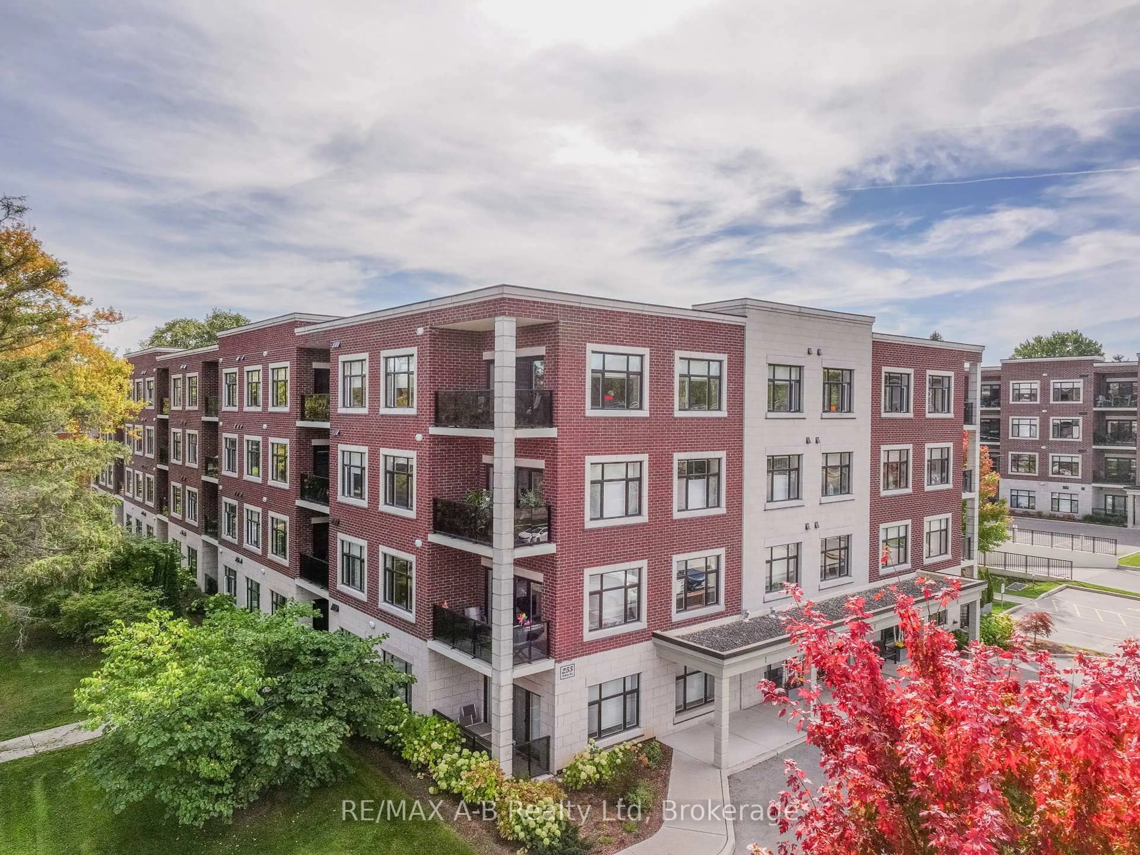 A pic from outside/outdoor area/front of a property/back of a property/a pic from drone, building for 255 John St #111, Stratford Ontario N5A 0G7