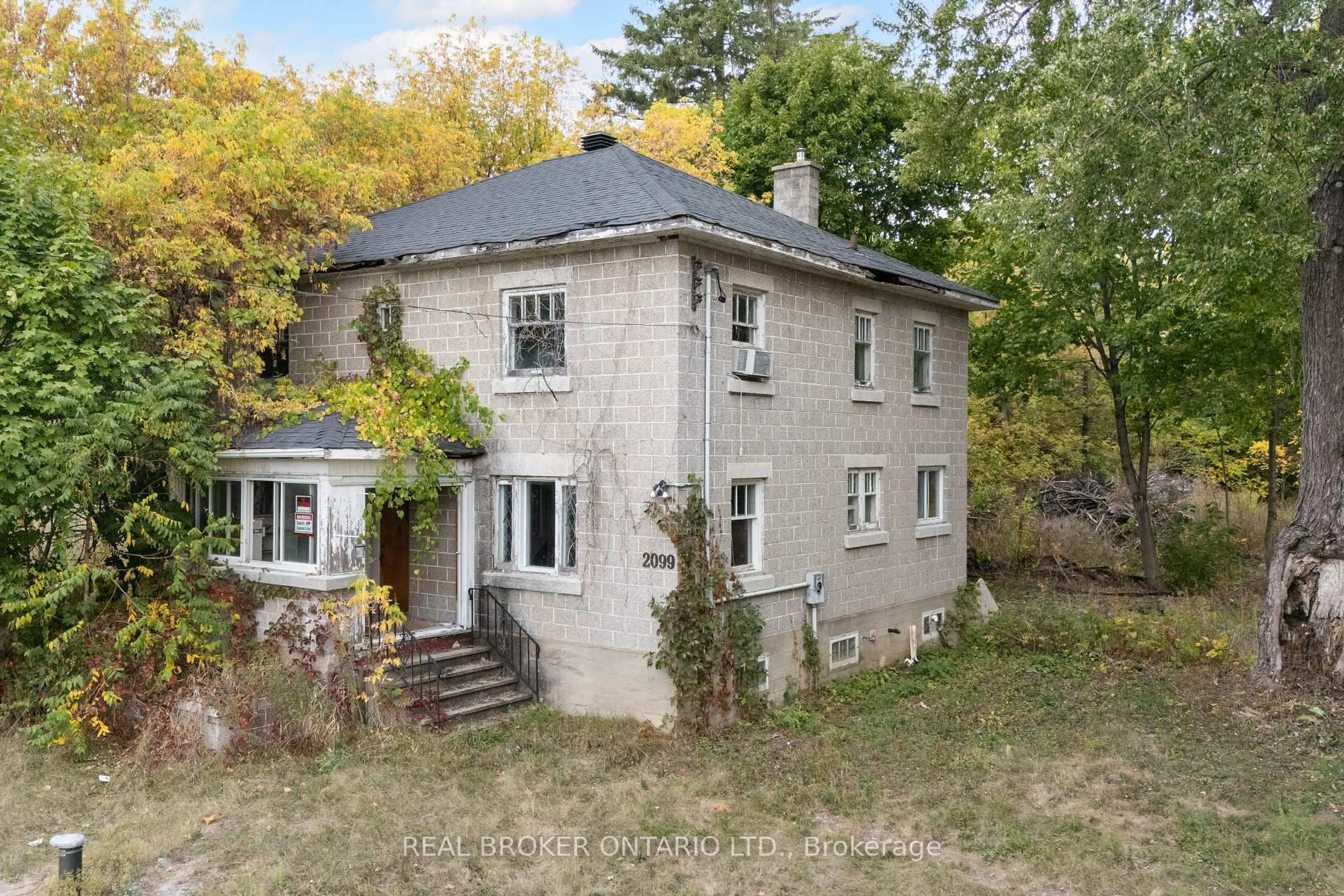 A pic from outside/outdoor area/front of a property/back of a property/a pic from drone, building for 2099 County  20 Rd, North Grenville Ontario K0G 1T0