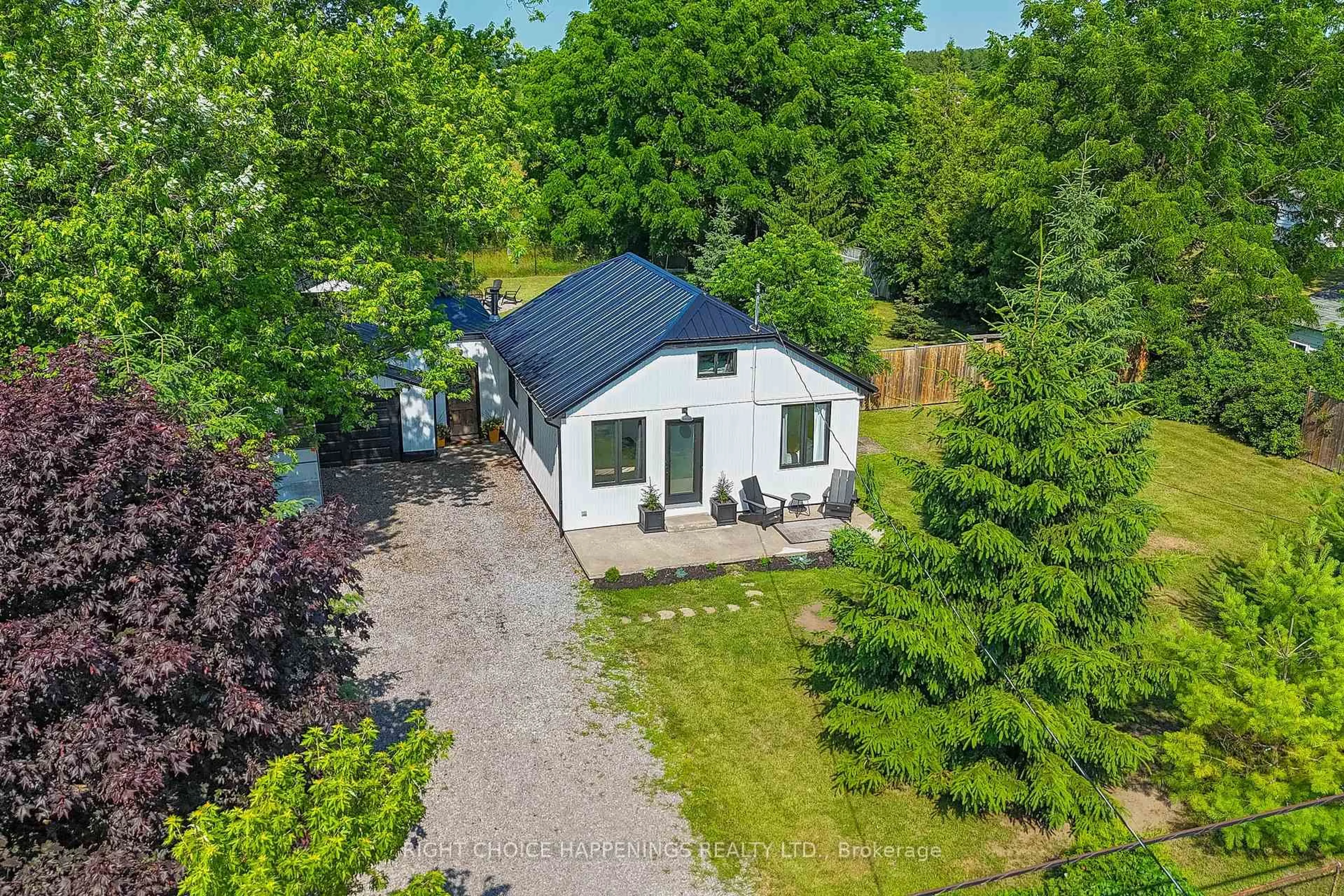 A pic from outside/outdoor area/front of a property/back of a property/a pic from drone, street for 1368 Lorraine Rd, Port Colborne Ontario L3K 5V3