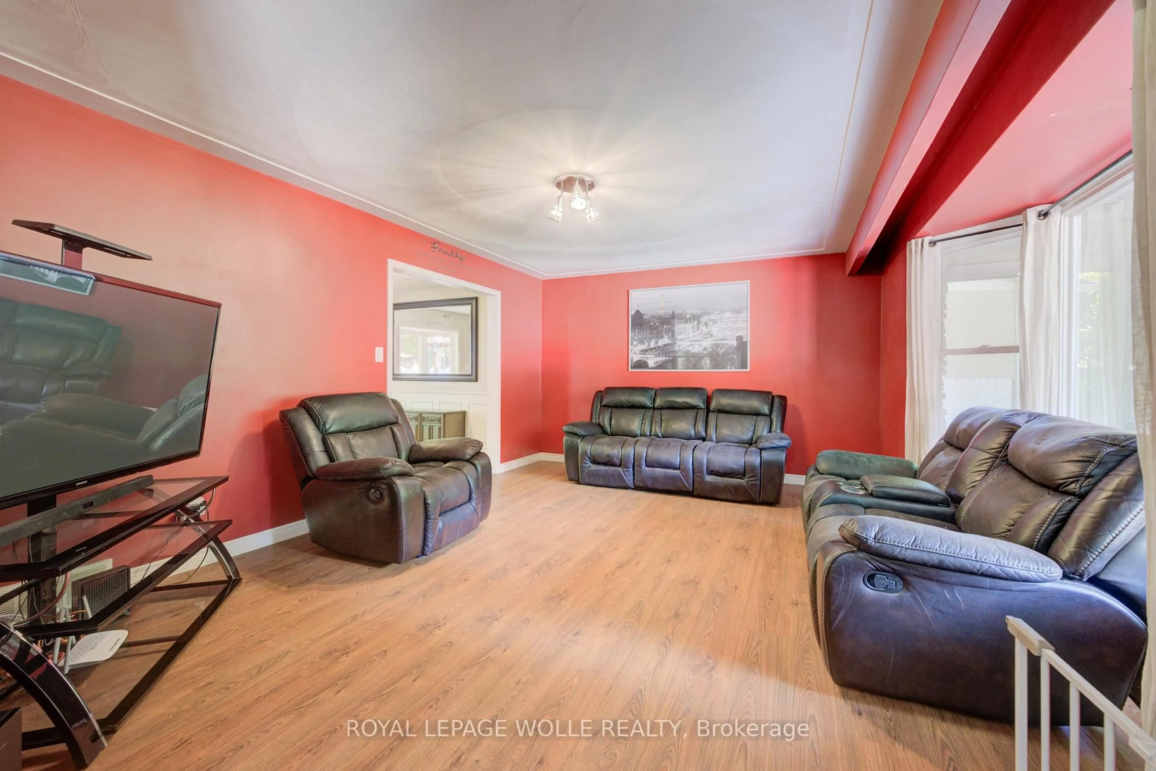 Living room with furniture, unknown for 6 Purple Martin Crt, Woolwich Ontario N3B 1A2