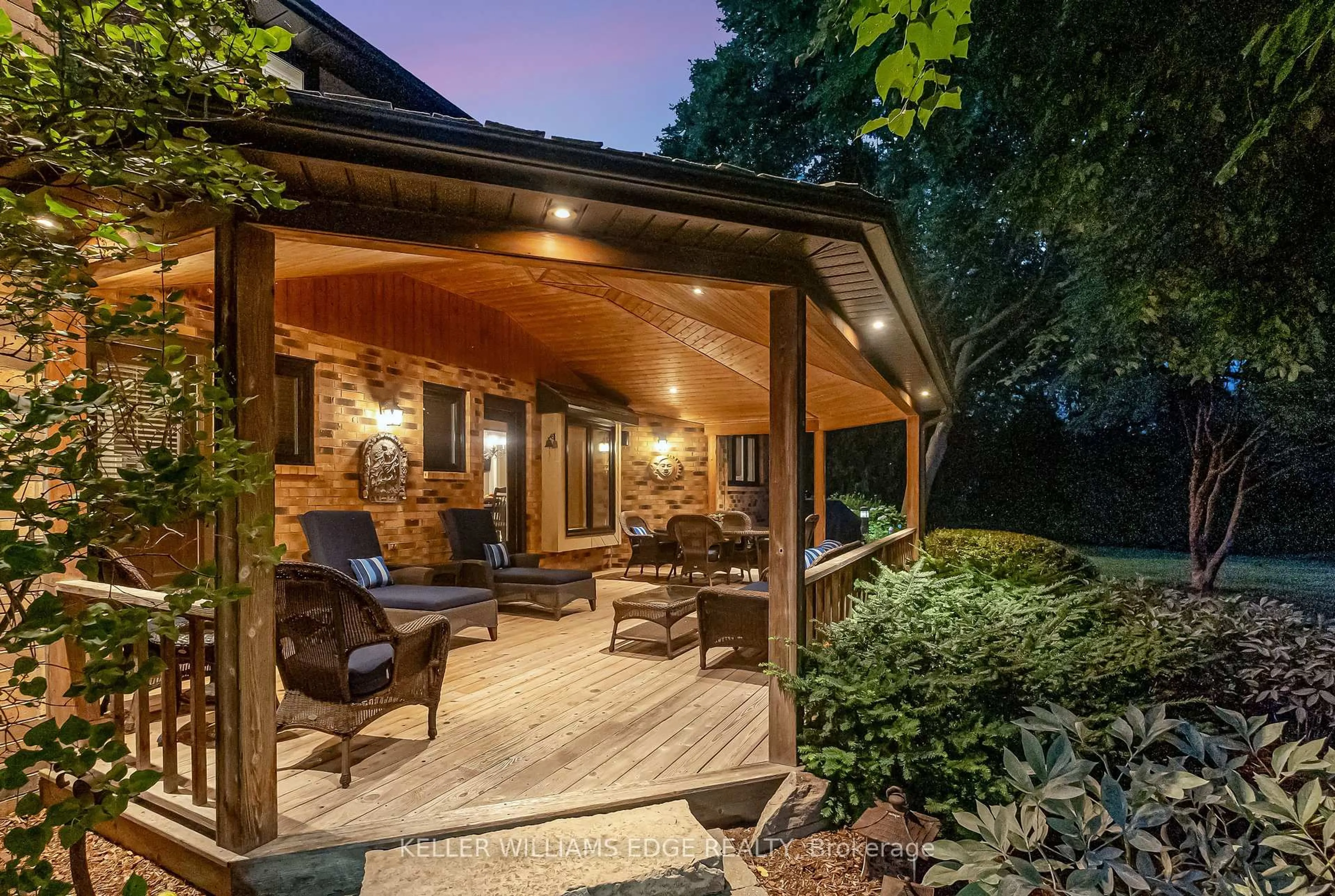 Patio, unknown for 8 Lochside Dr, Hamilton Ontario L8E 5T6