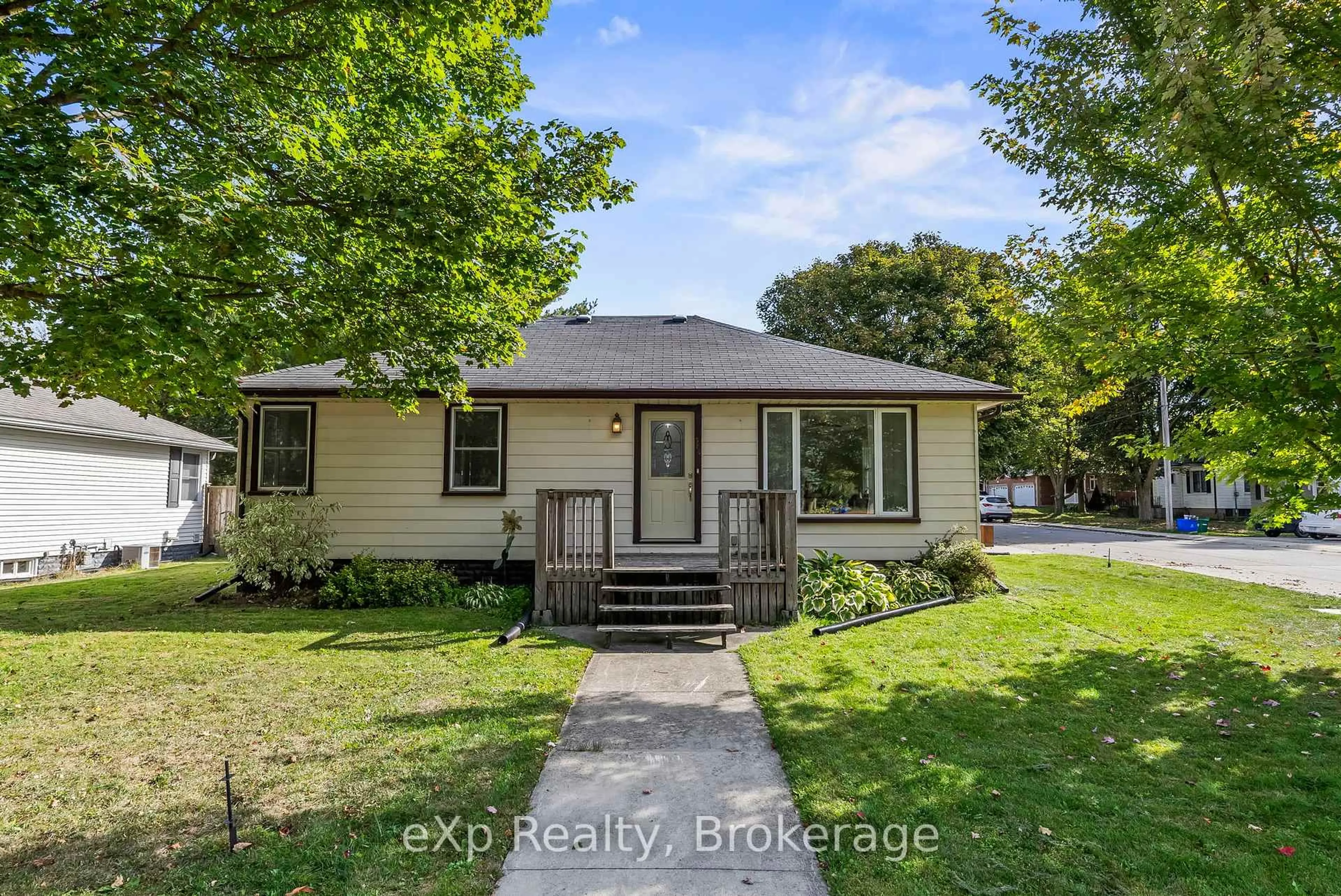 Unknown for 380 JAMES St, Wellington North Ontario N0G 2L3