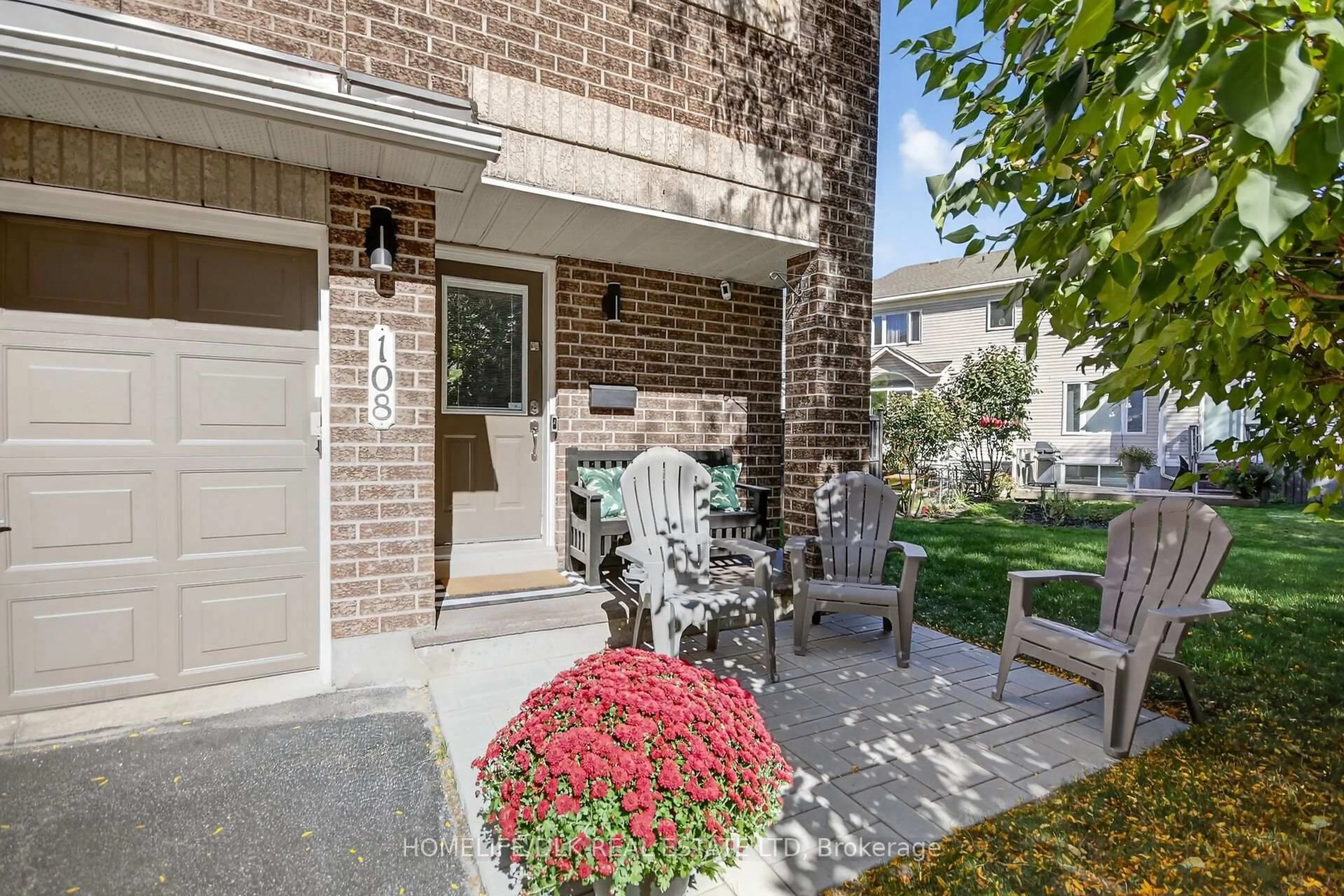 Patio, street for 108 Landover Cres, Ottawa Ontario K2M 2W4