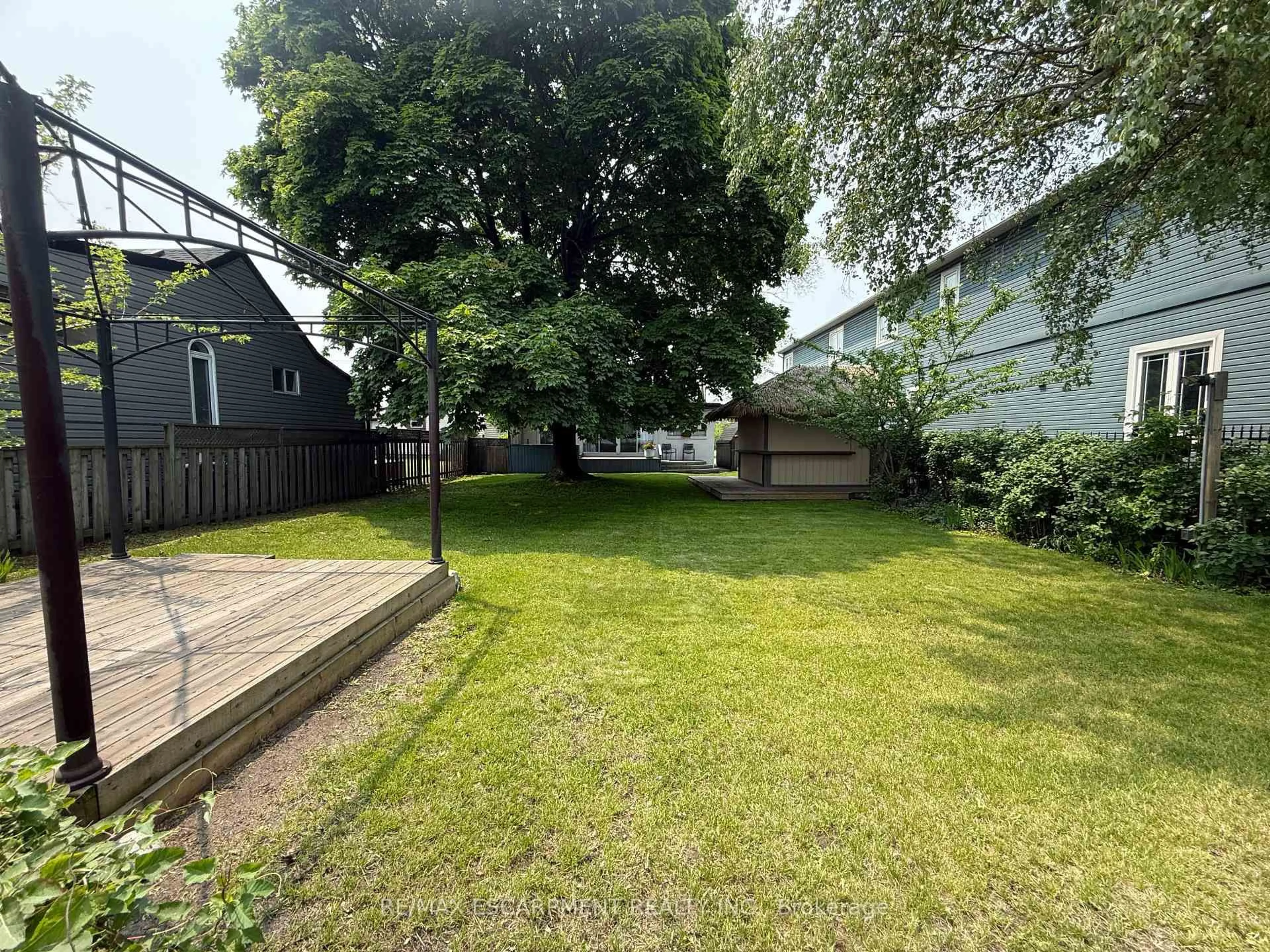 Unknown for 115 Beach Blvd, Hamilton Ontario L8H 6V8