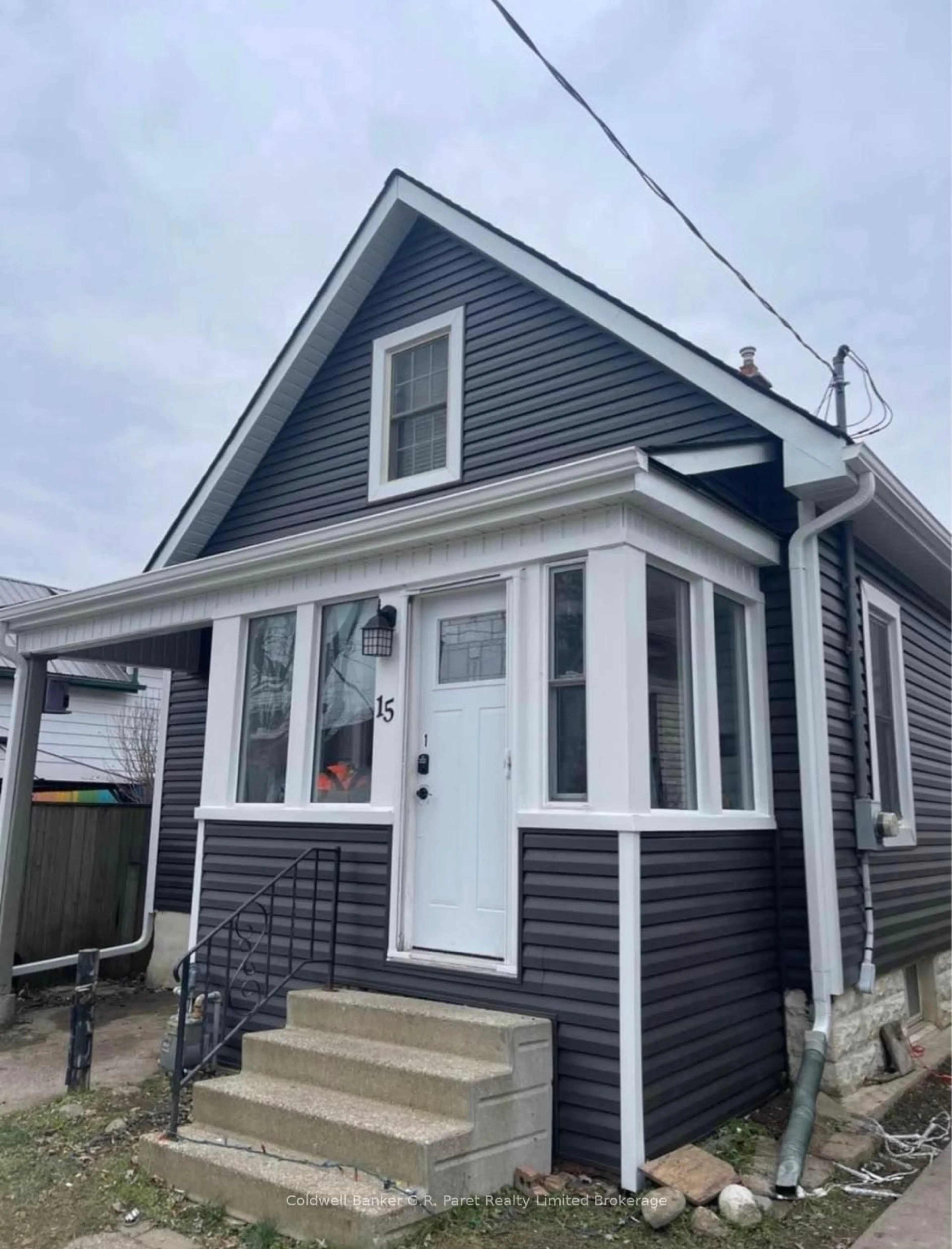 Home with vinyl exterior material, street for 15 Wawa St, St. Thomas Ontario N5R 3W8