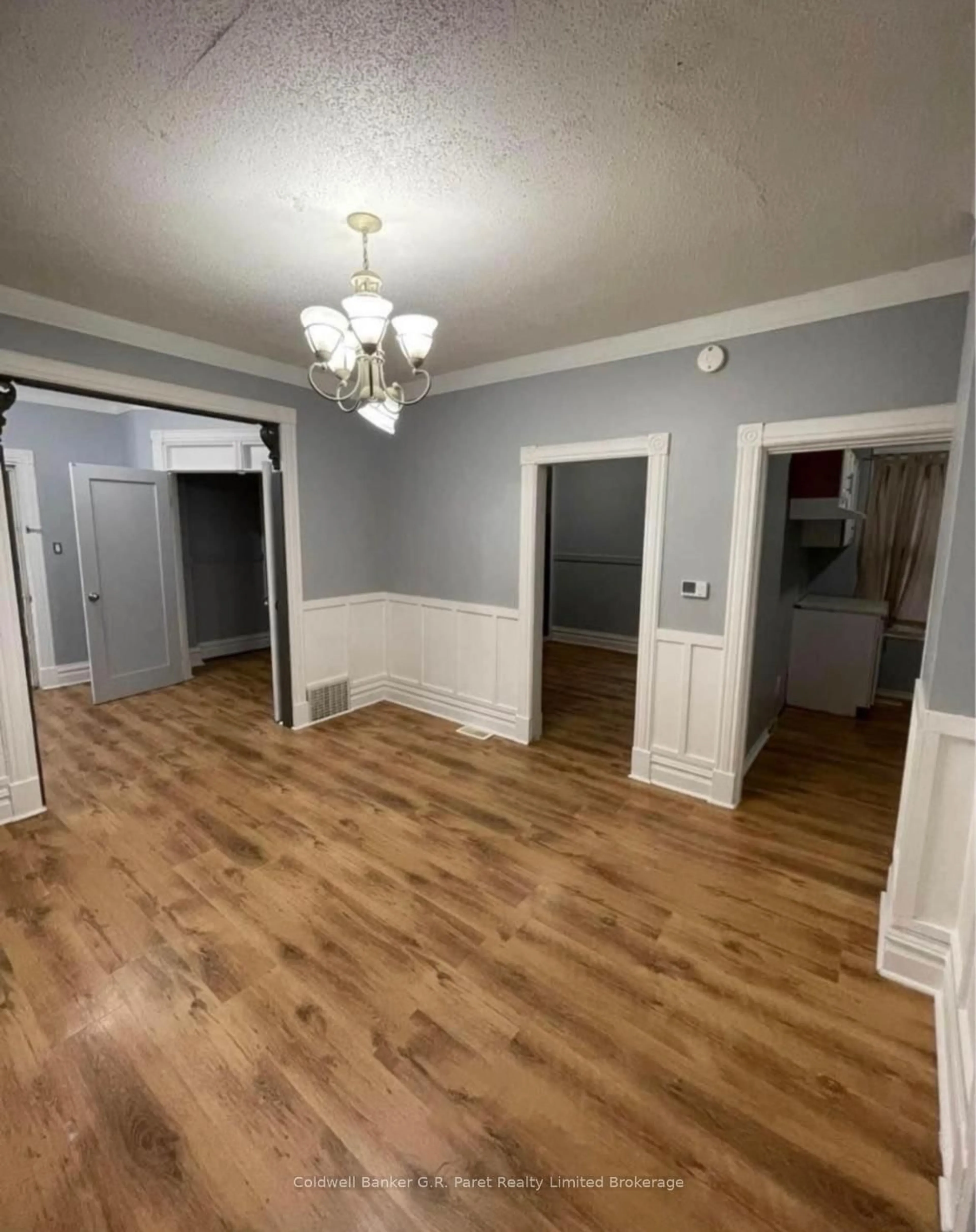 A pic of a room for 15 Wawa St, St. Thomas Ontario N5R 3W8