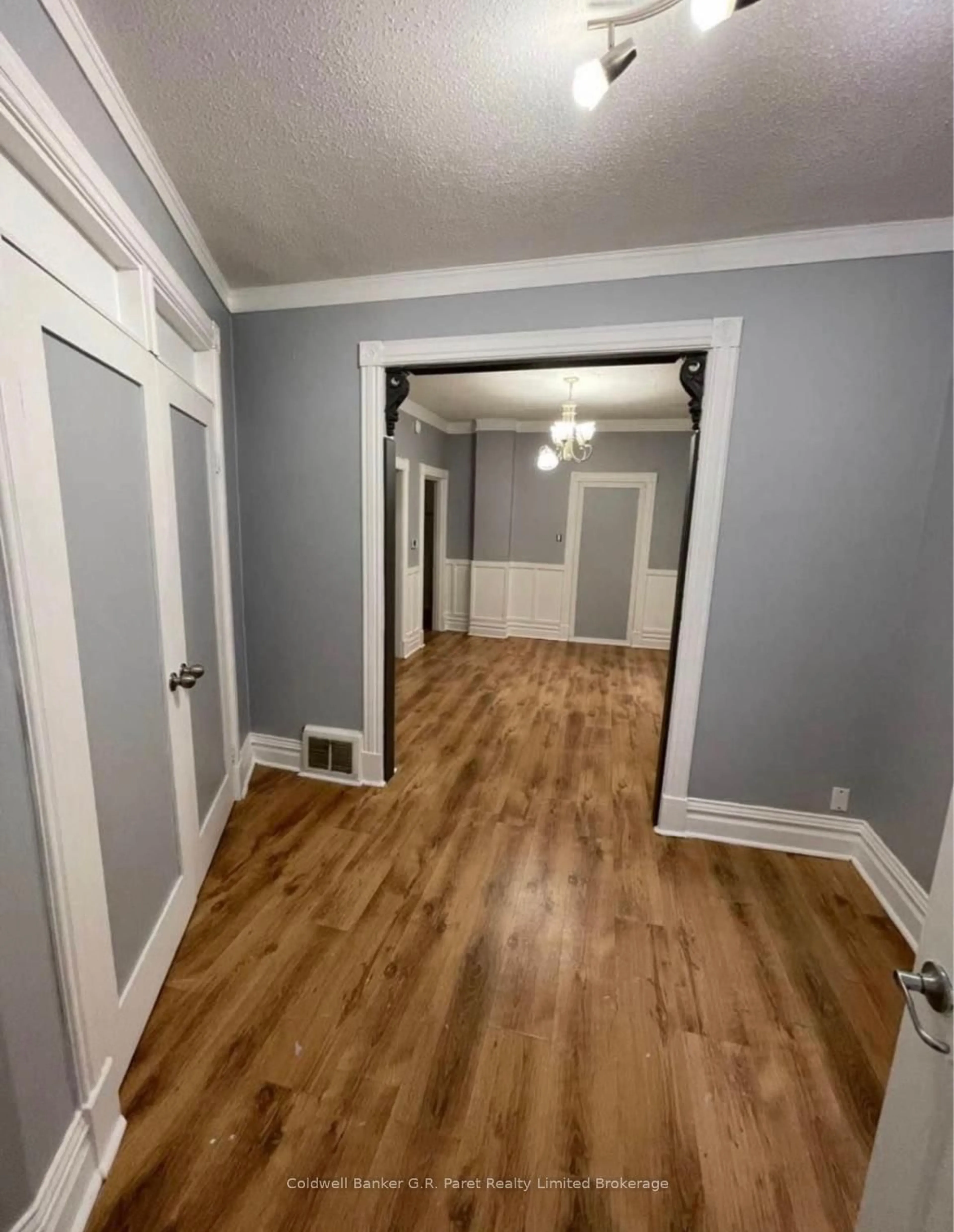A pic of a room for 15 Wawa St, St. Thomas Ontario N5R 3W8