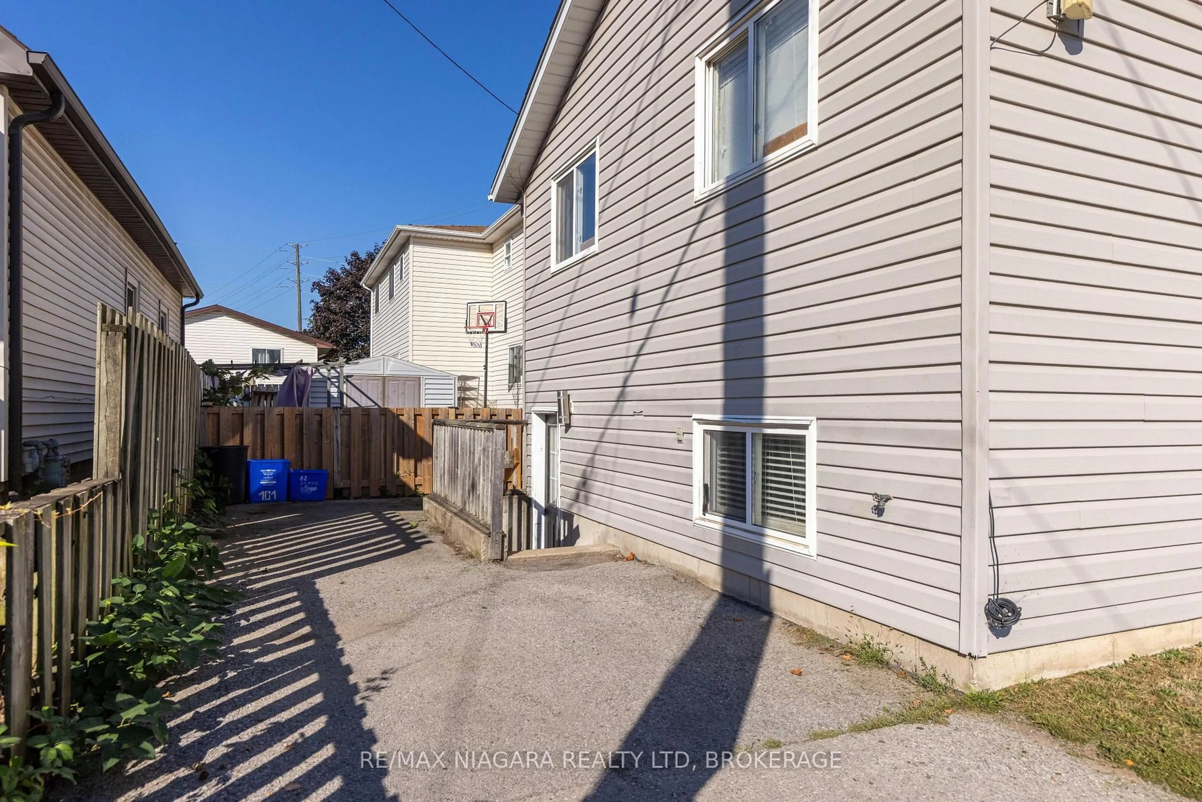 Unknown for 138 Carlton St, St. Catharines Ontario L2R 7S6