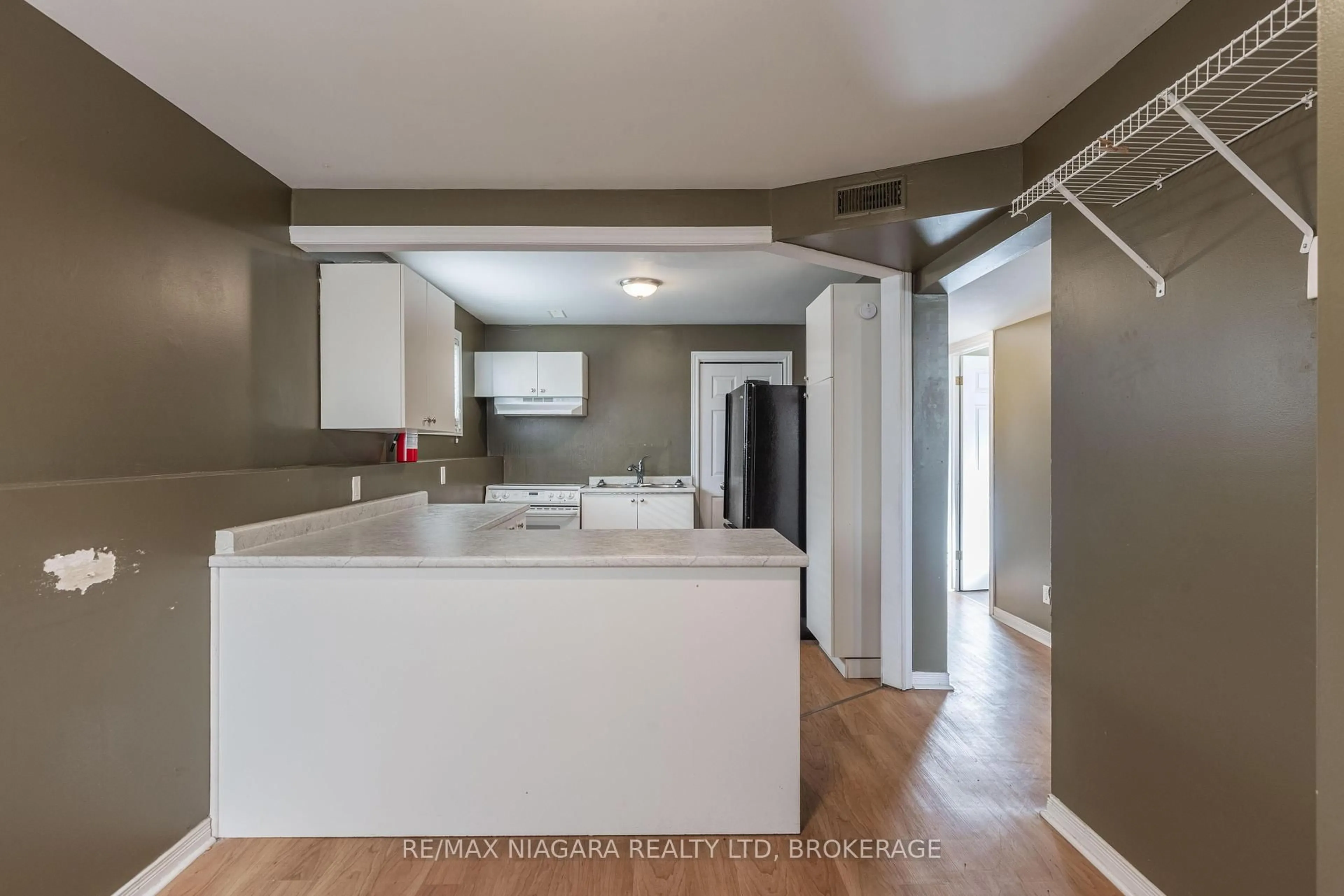Open concept kitchen, unknown for 138 Carlton St, St. Catharines Ontario L2R 7S6