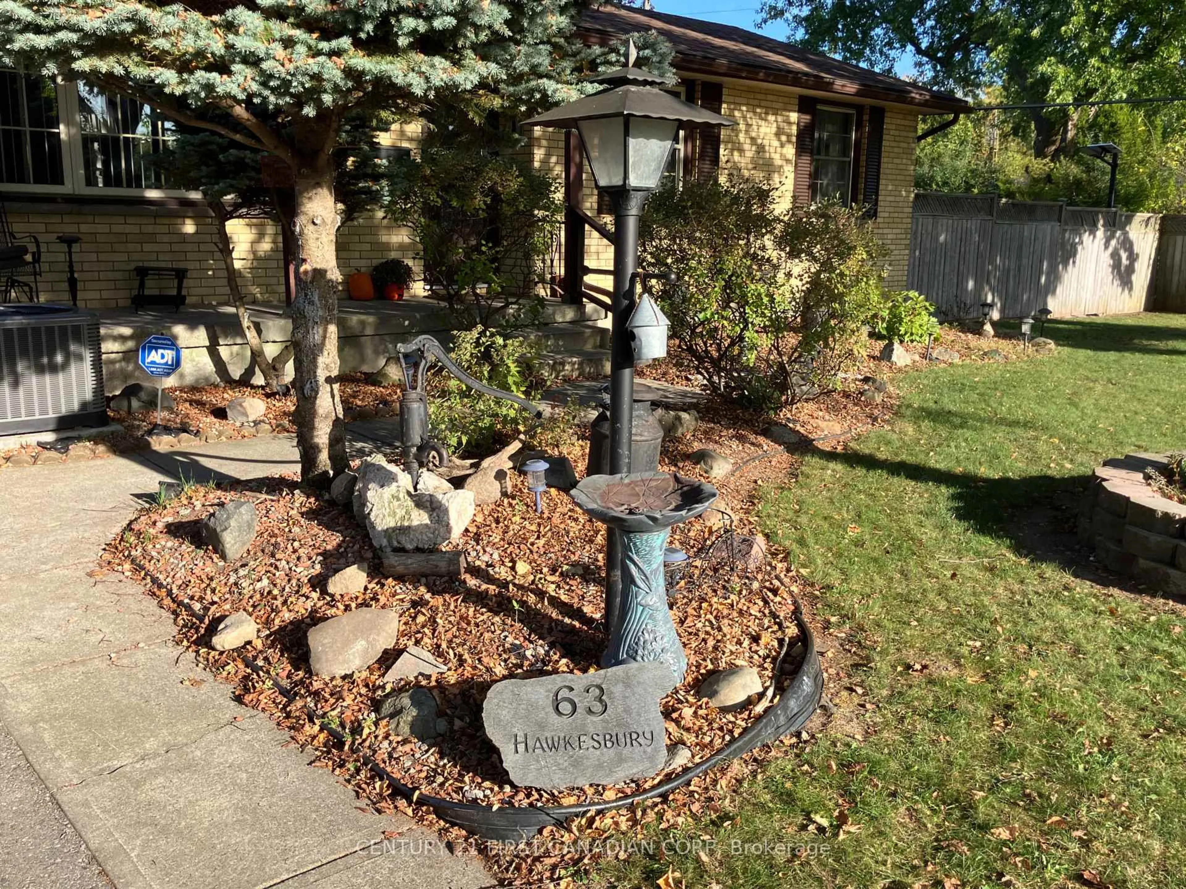Unknown for 63 Hawkesbury Ave, London East Ontario N5V 2K2