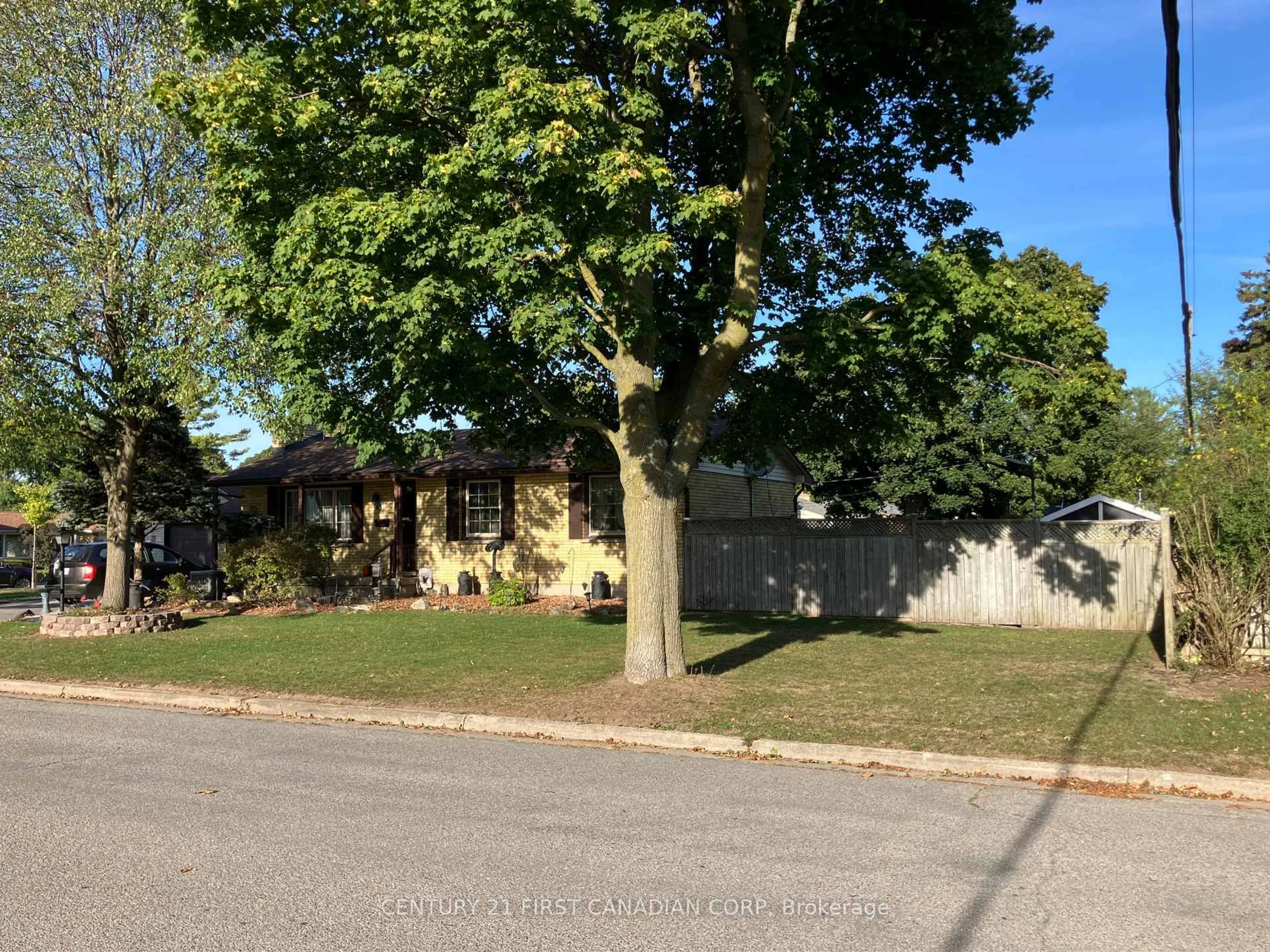 Unknown for 63 Hawkesbury Ave, London East Ontario N5V 2K2