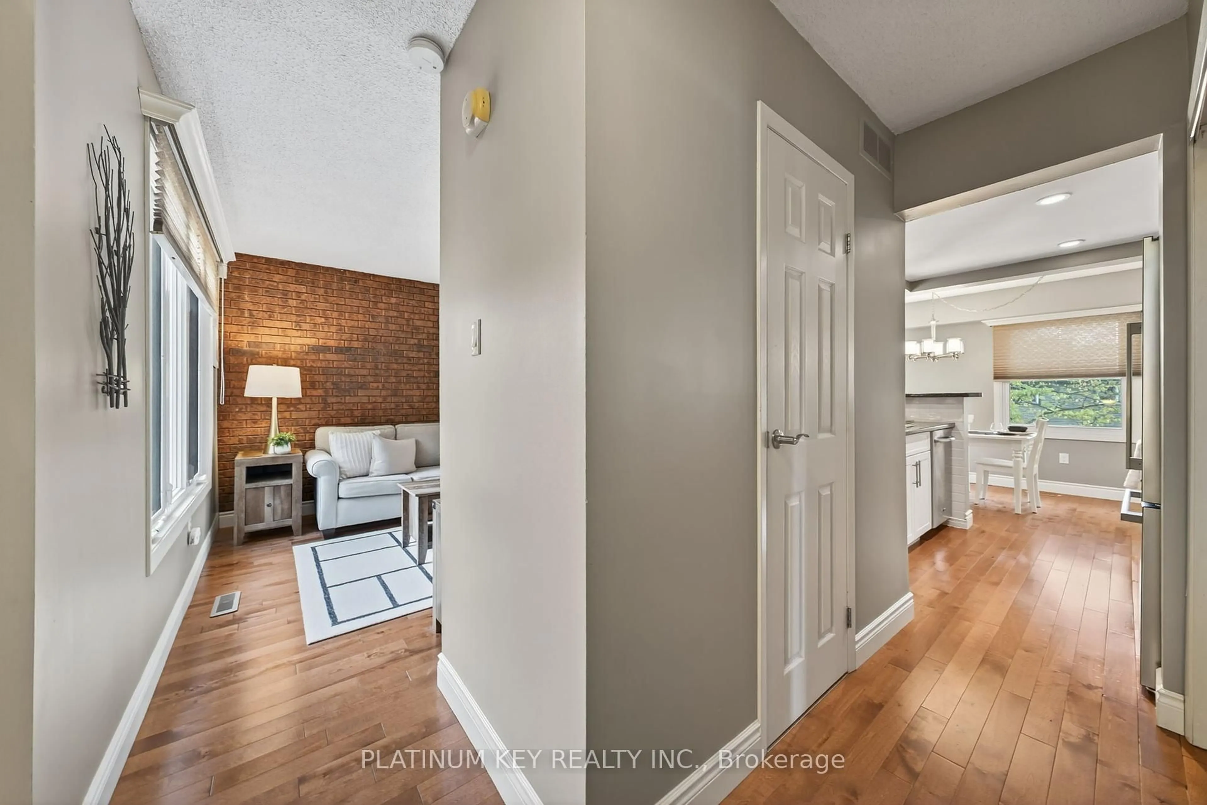 Indoor entryway for 295 Wilkins St #27, London South Ontario N6C 5C1