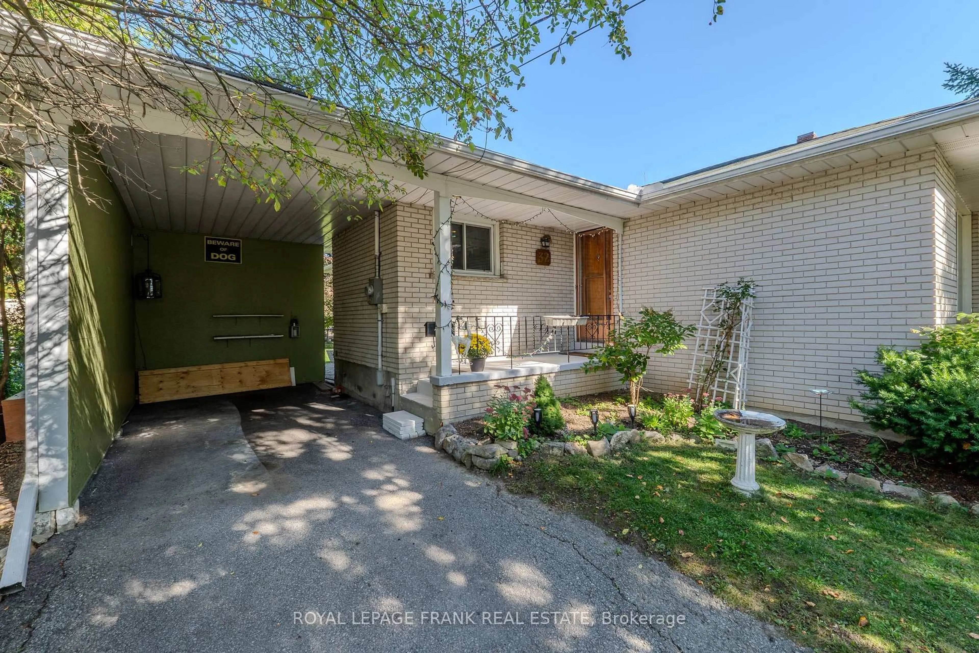 Unknown for 32 Melbourne St, Kawartha Lakes Ontario K9V 1X7