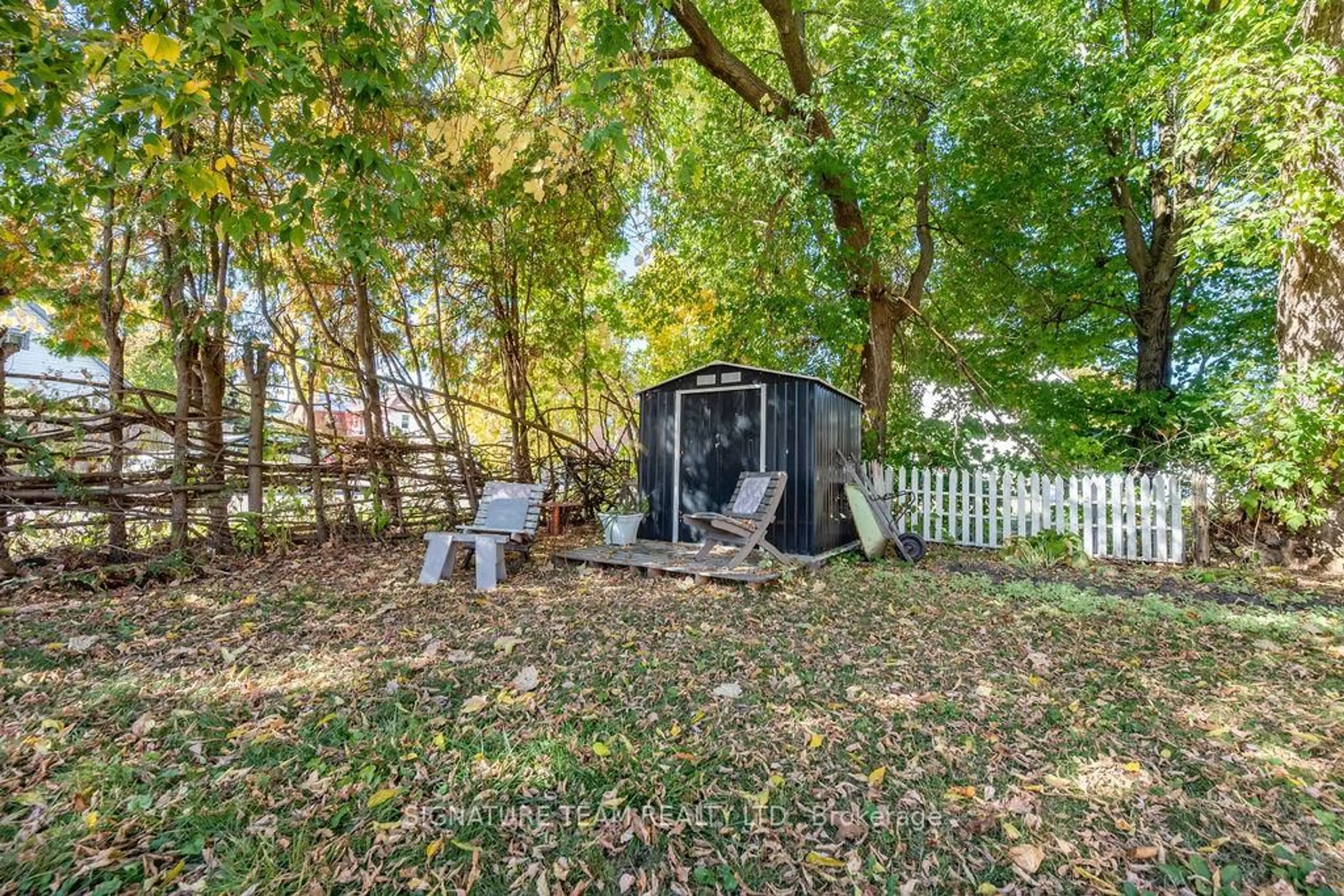 Shed for 201 Welland St, Pembroke Ontario K8A 5Y2