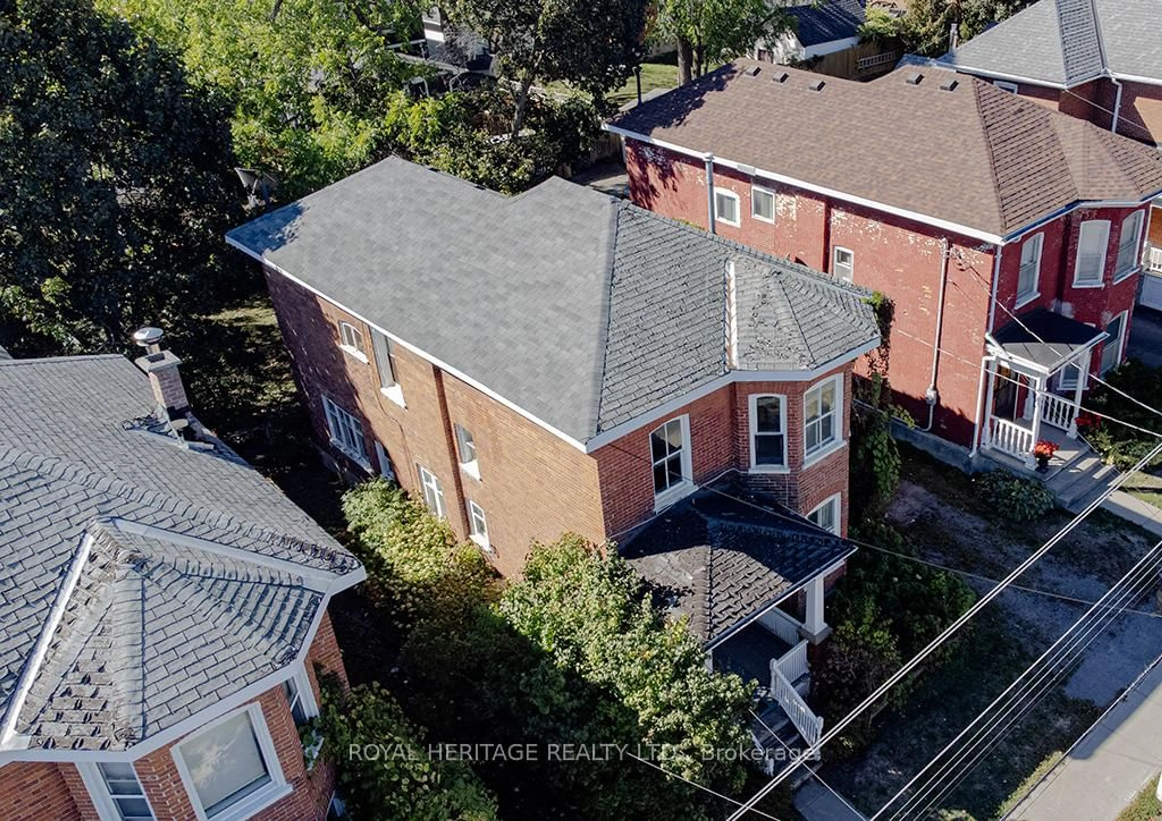 A pic from outside/outdoor area/front of a property/back of a property/a pic from drone, city buildings view from balcony for 298 Charles St, Belleville Ontario K8N 3M8