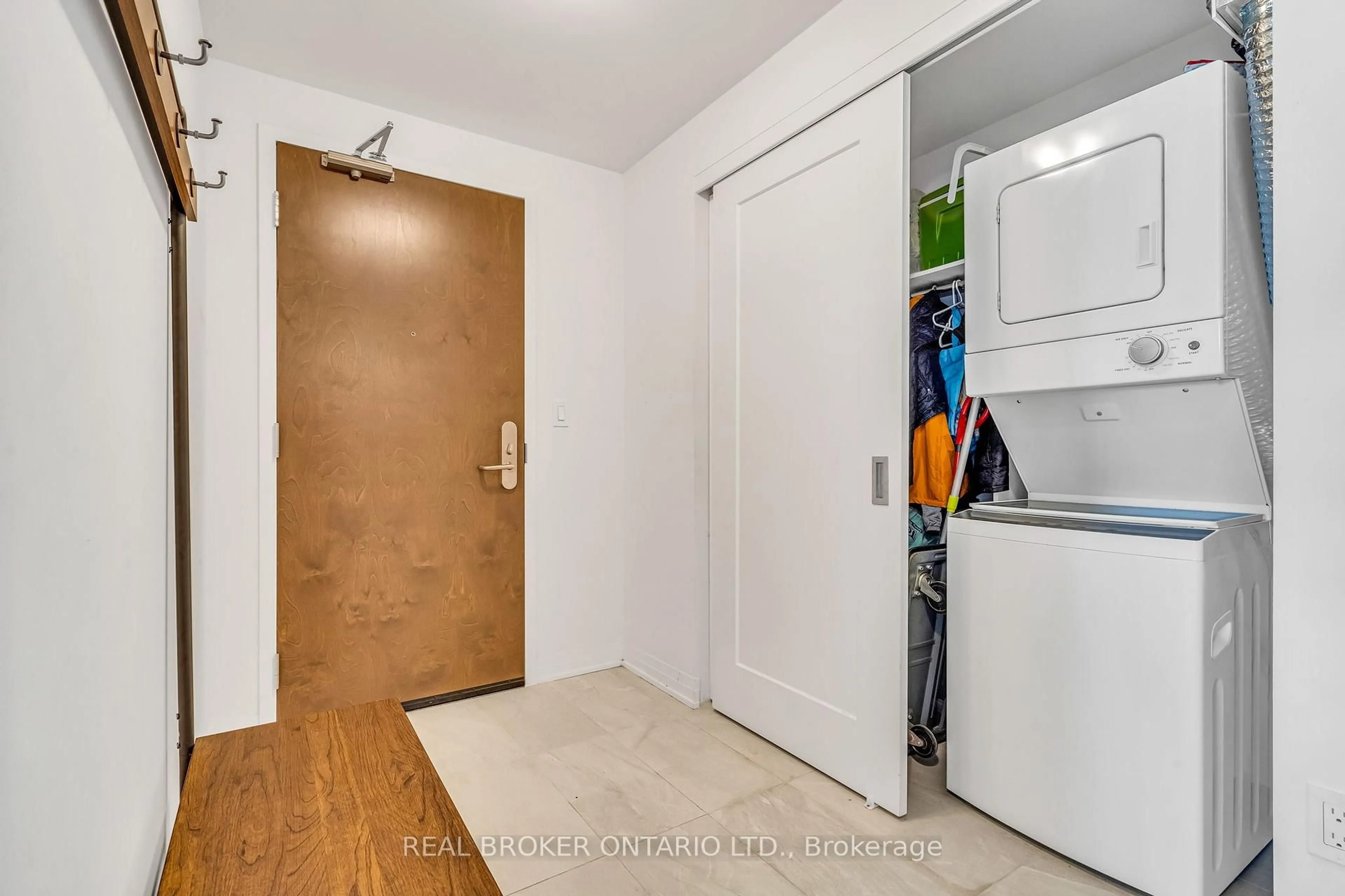 Unknown for 805 Carling Ave #802, Ottawa Ontario K1S 5W9