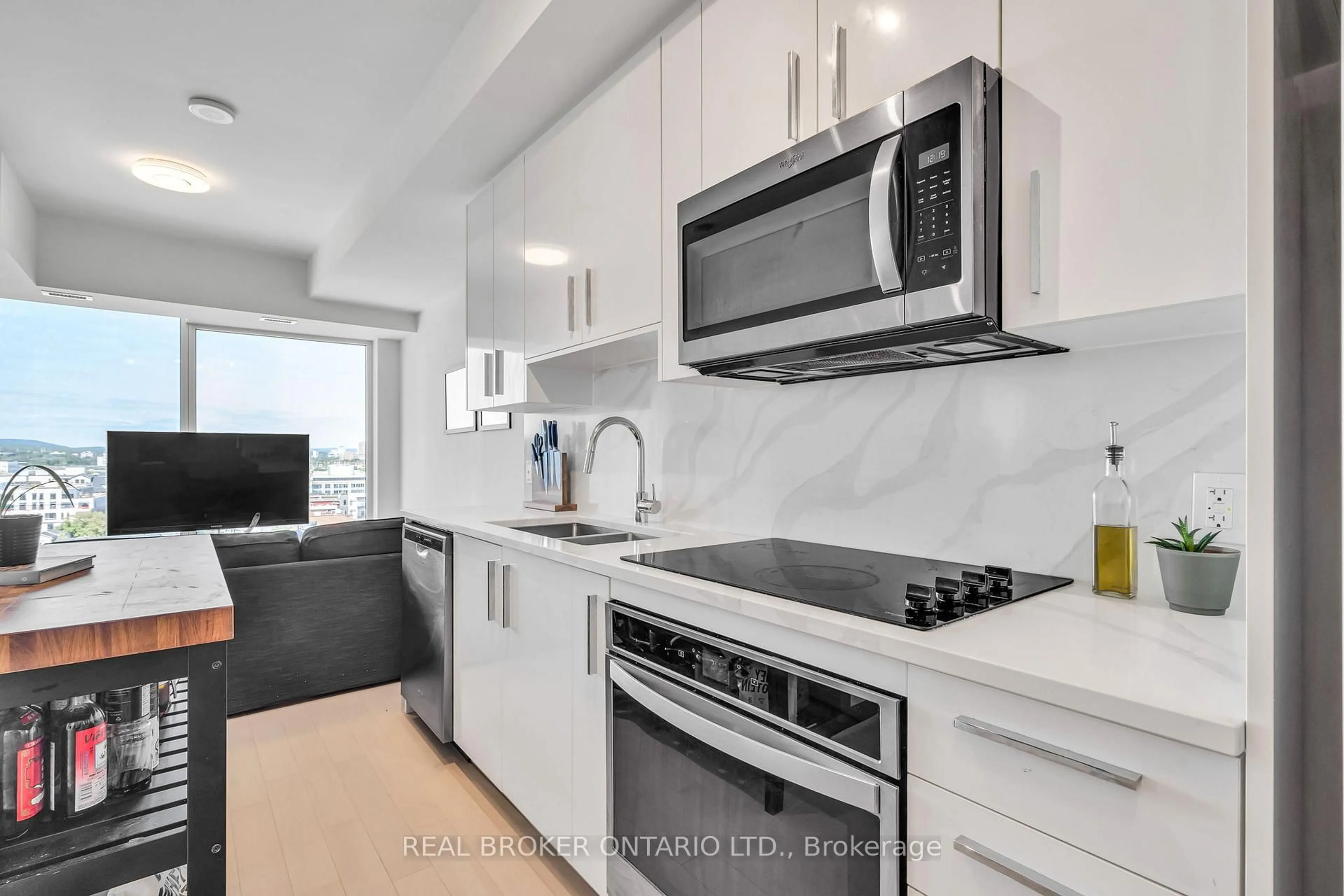 Standard kitchen, ceramic/tile floor for 805 Carling Ave #802, Ottawa Ontario K1S 5W9
