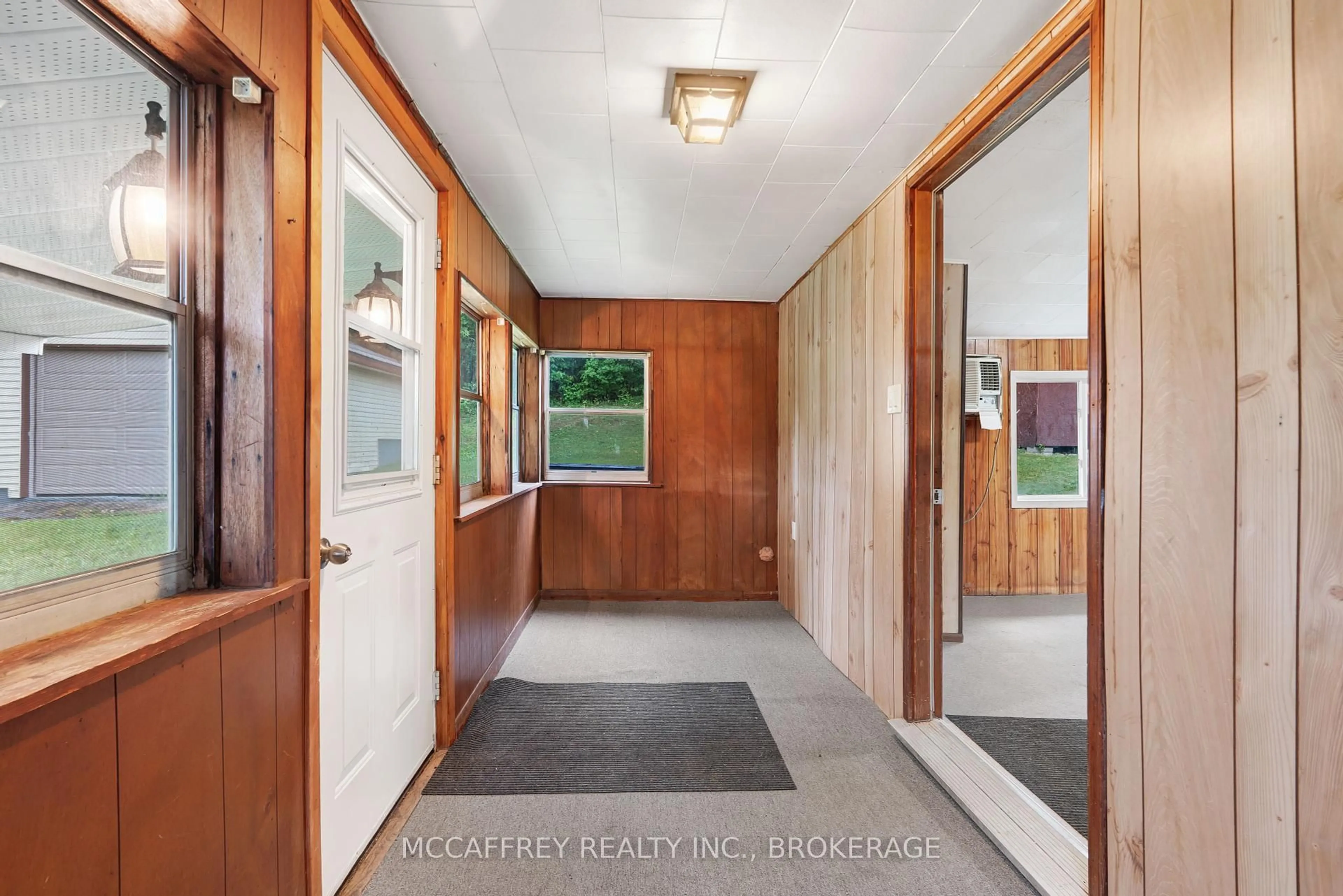 Indoor foyer for 333 Burridge Rd, Godfrey Ontario K0H 1T0