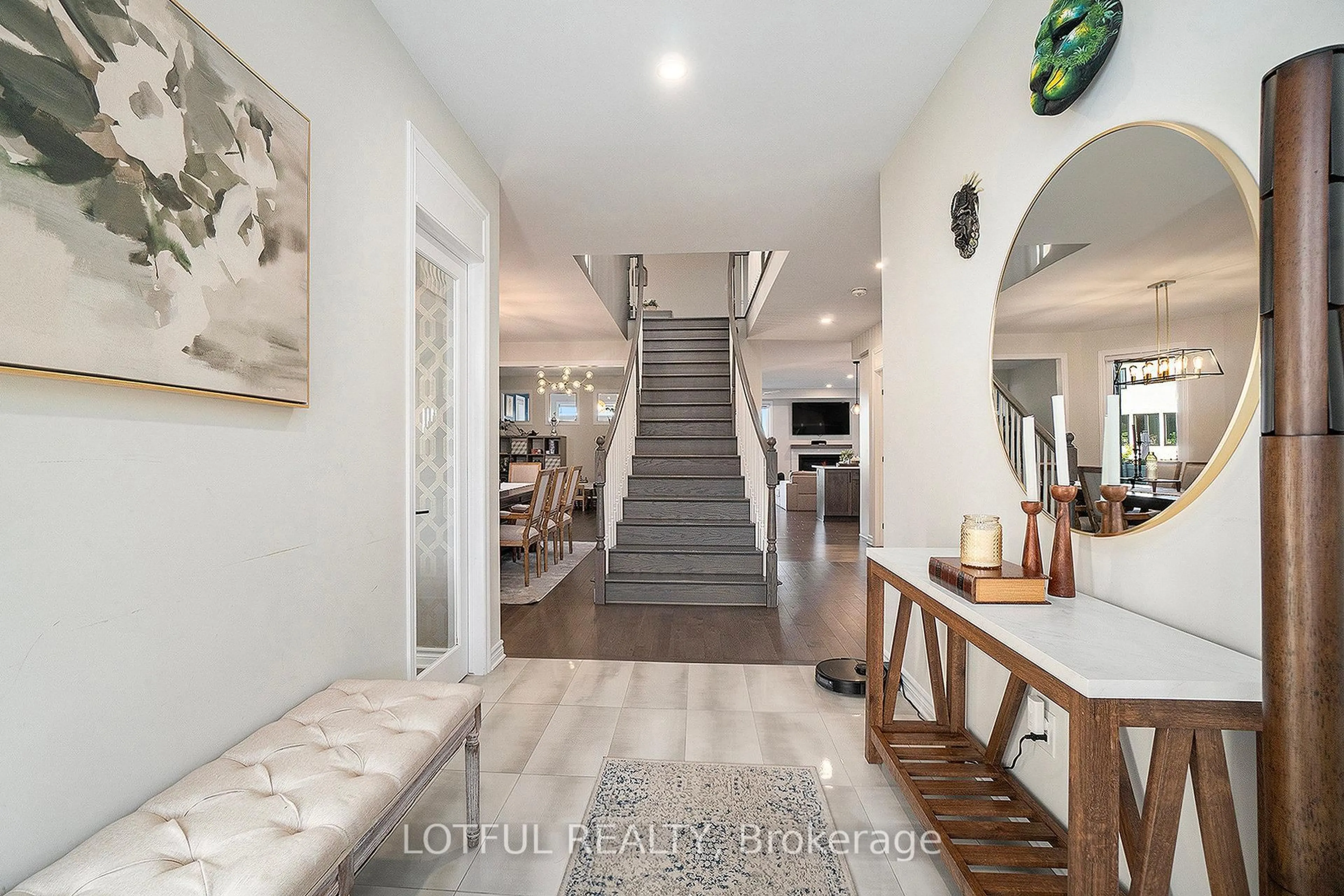 Indoor entryway for 71 Aridus Cres, Ottawa Ontario K2S 2L3