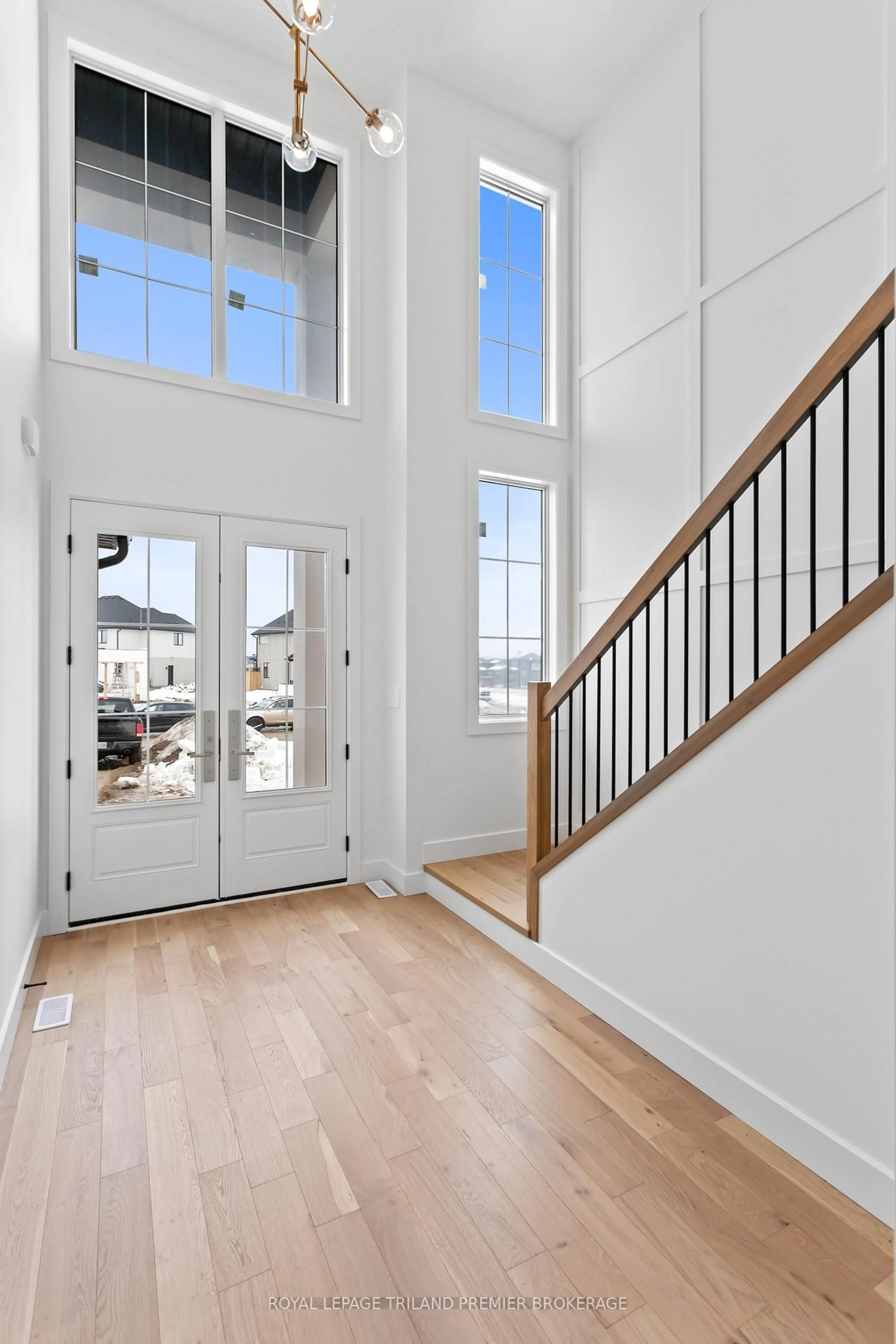 Indoor entryway for 1378 BUSH HILL LINK, London North Ontario N6G 0X6
