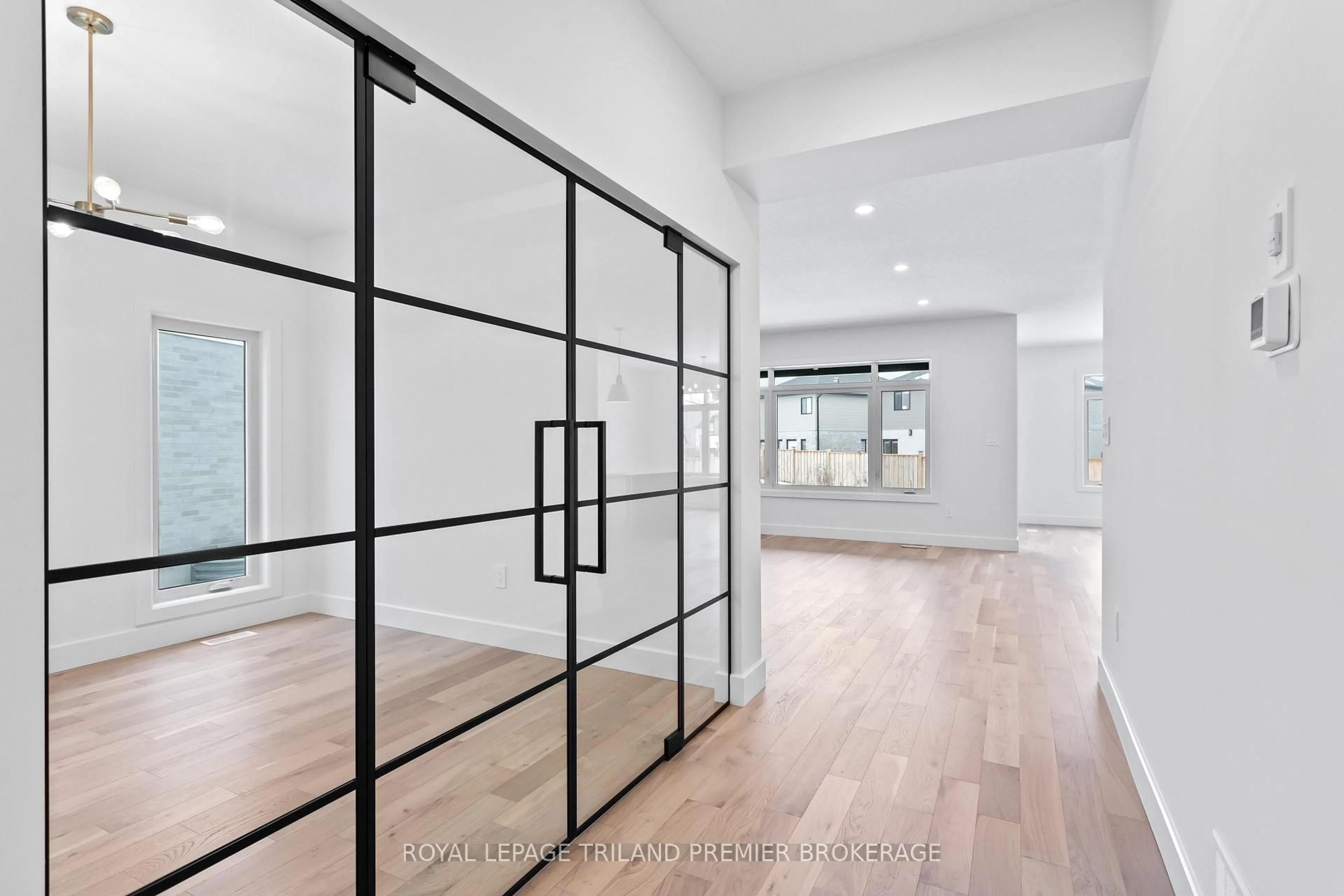 Indoor entryway for 1378 BUSH HILL LINK, London North Ontario N6G 0X6