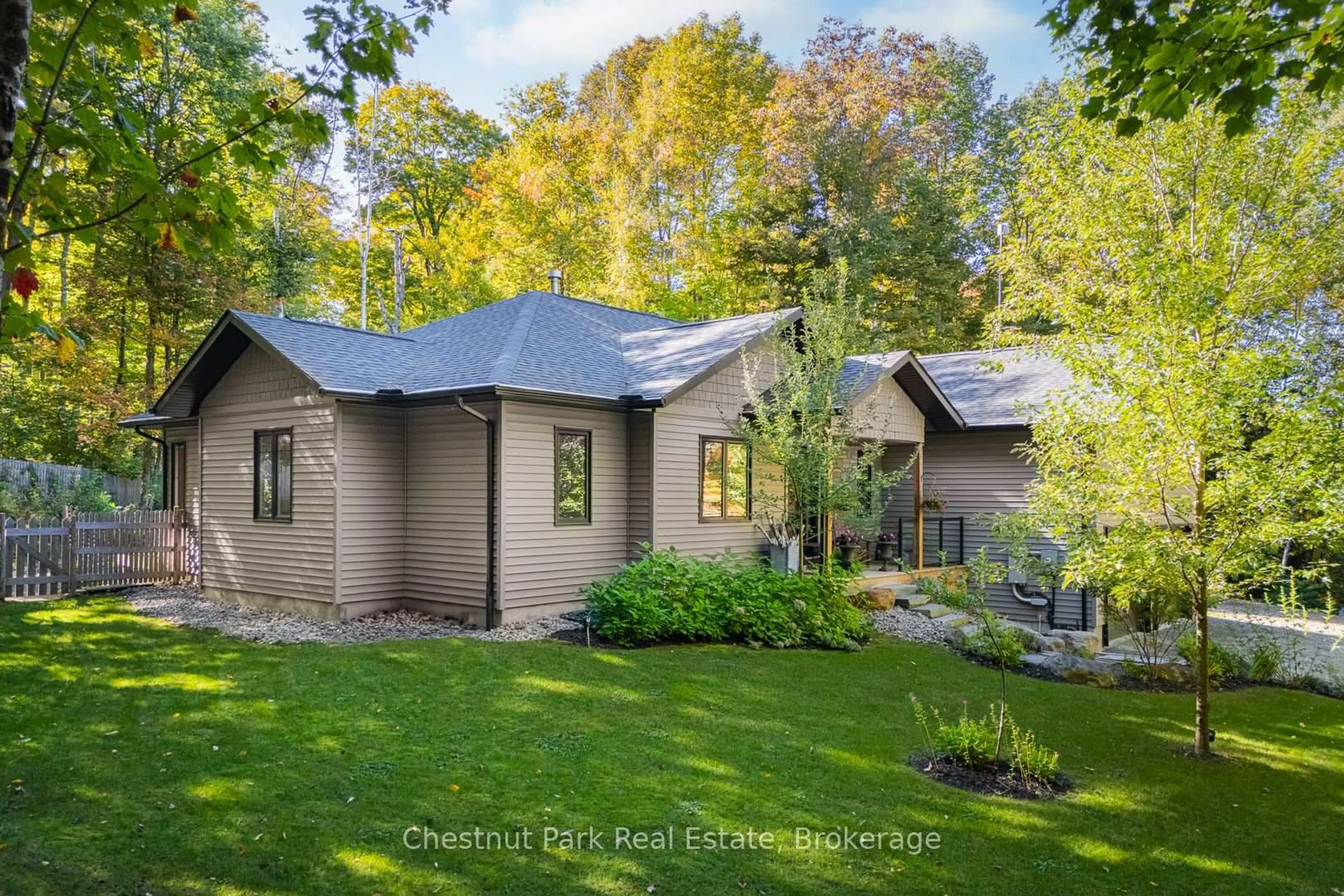 Unknown for 170 SPRINGFIELD Rd, Huntsville Ontario P1H 0H8