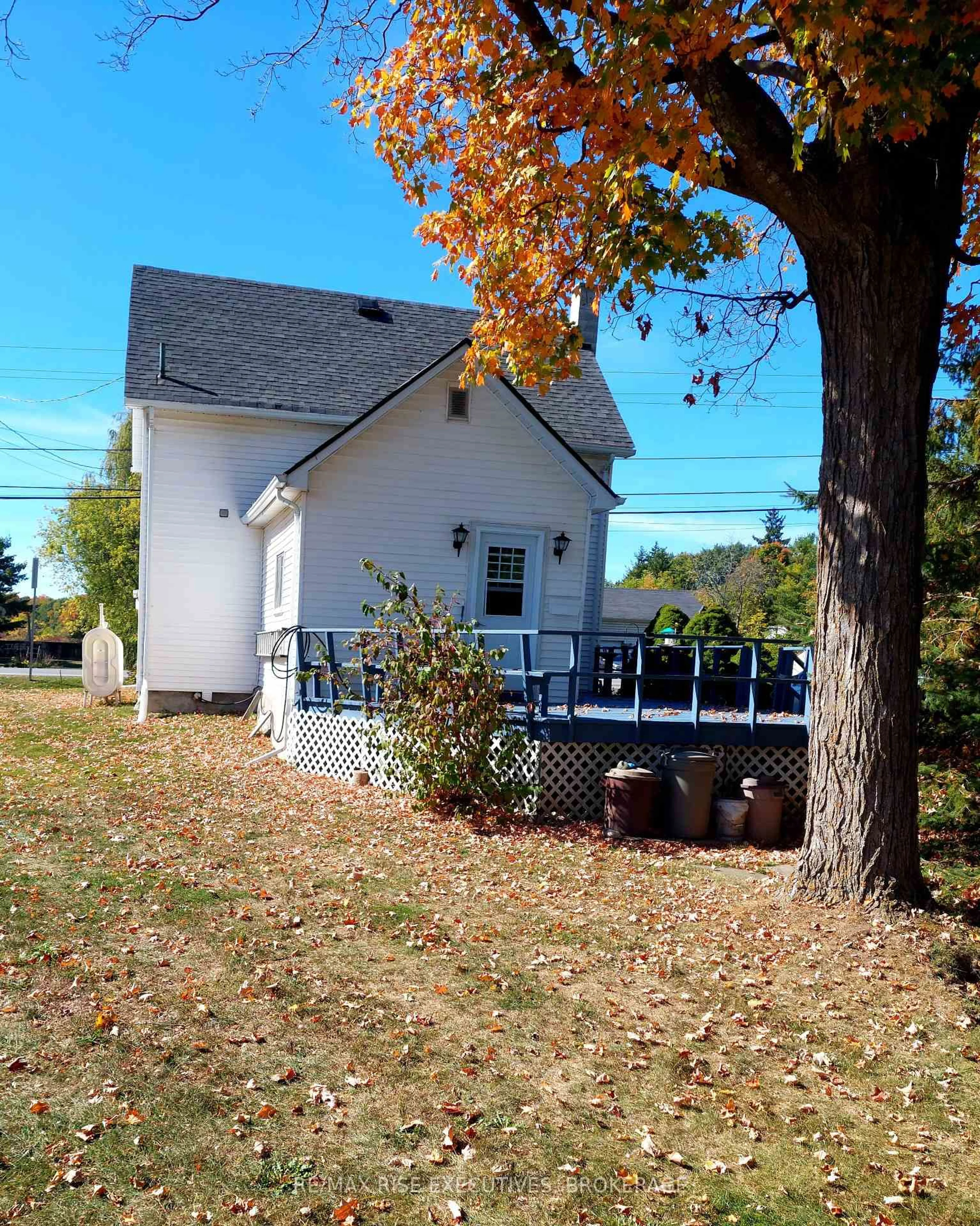 Patio, street for 1041 Prince St, Lansdowne Village Ontario K0E 1L0