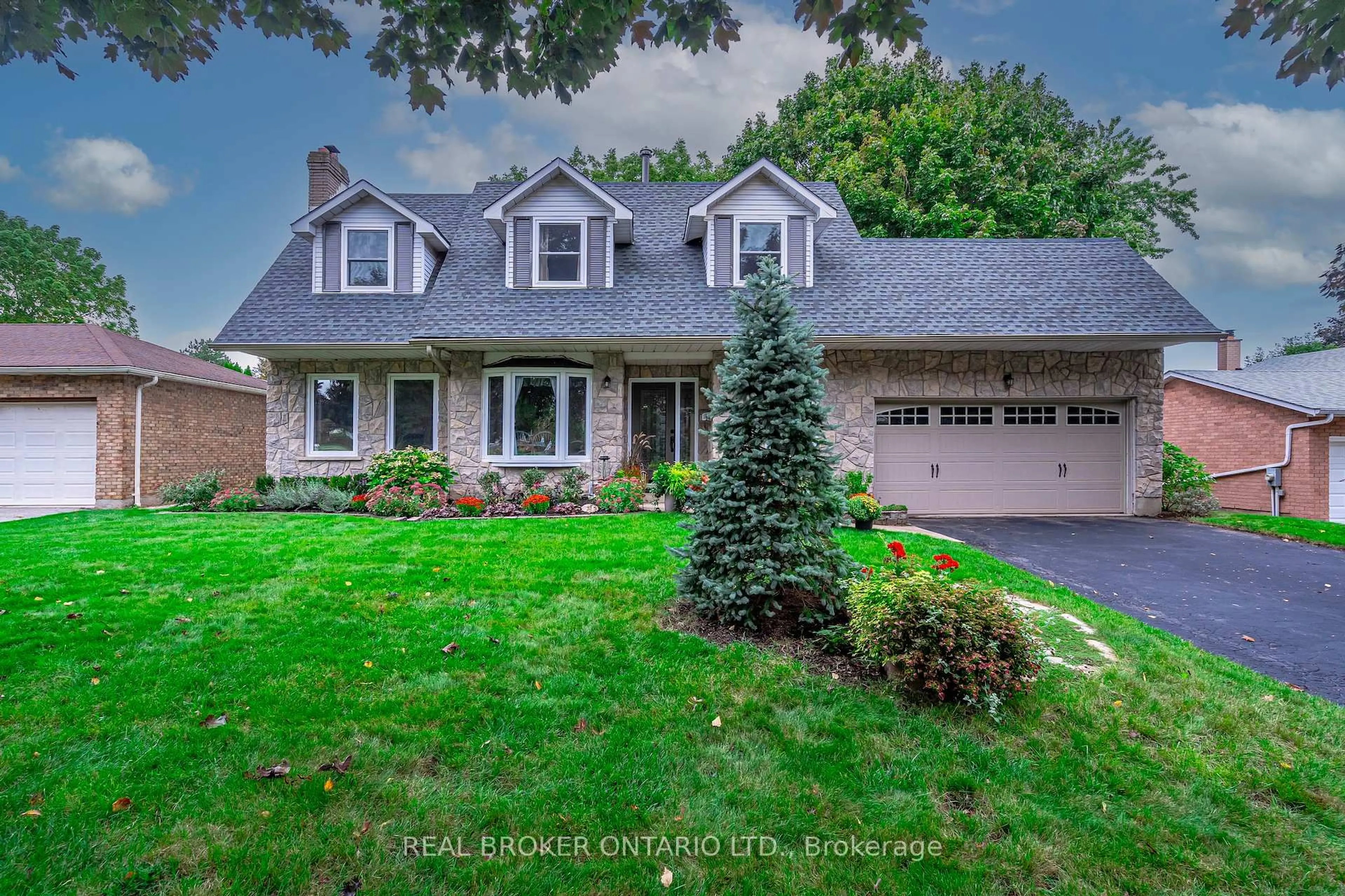 Unknown for 15 Blue Forest Dr, Grimsby Ontario L3M 4R4