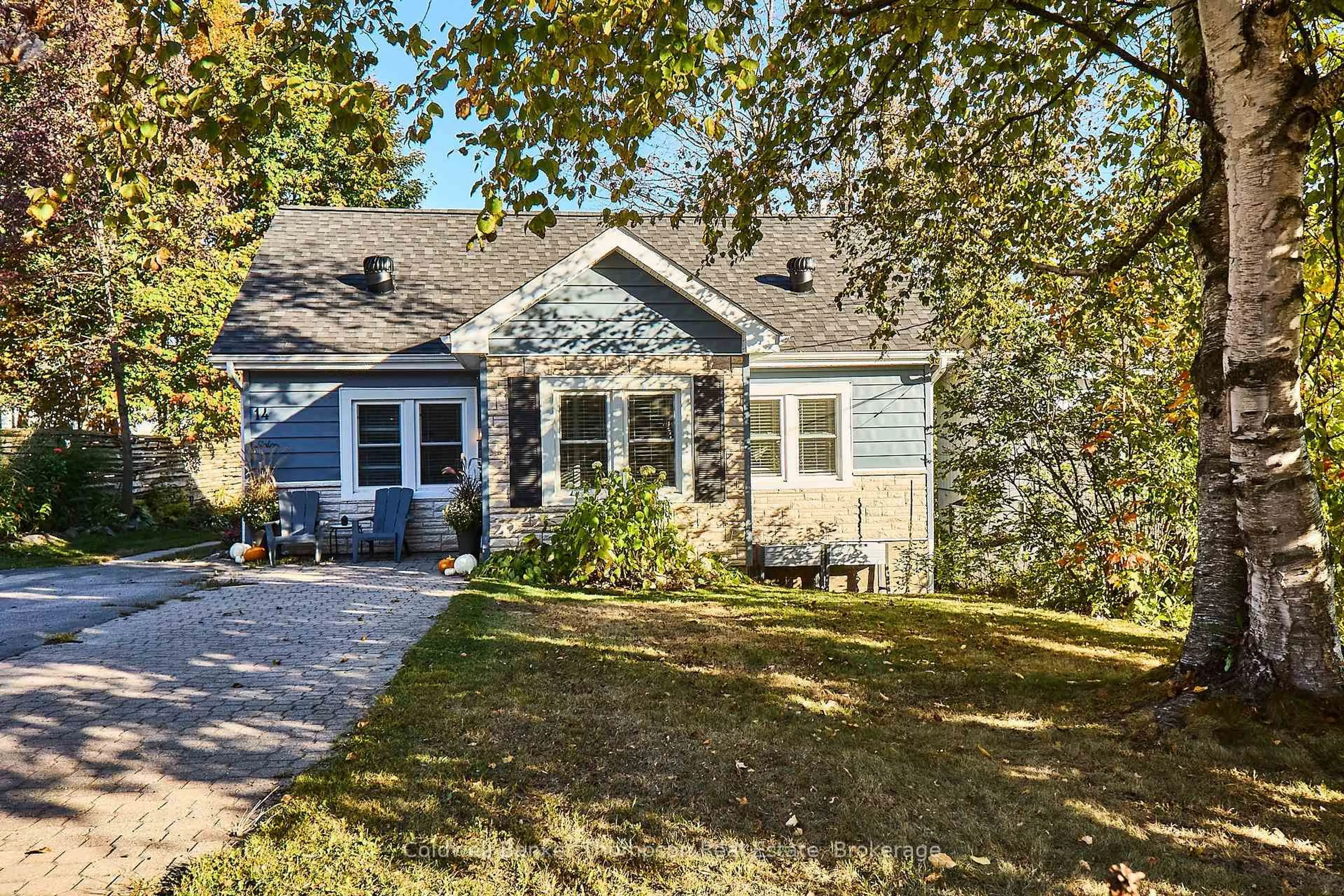 Unknown for 14 Cora St, Huntsville Ontario P1H 1V7