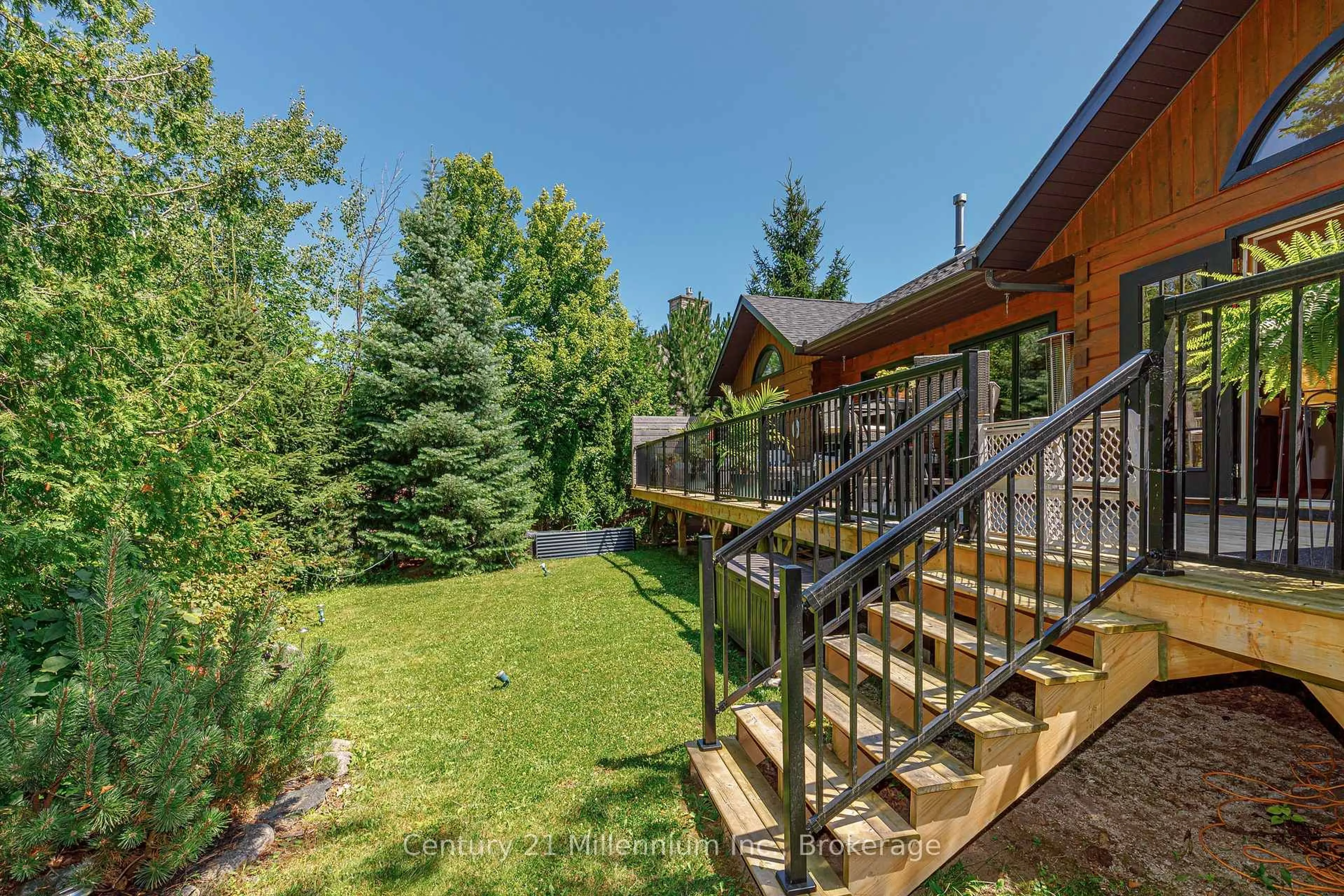 Patio, unknown for 108 Cortina Cres, Blue Mountains Ontario L9Y 3Z2