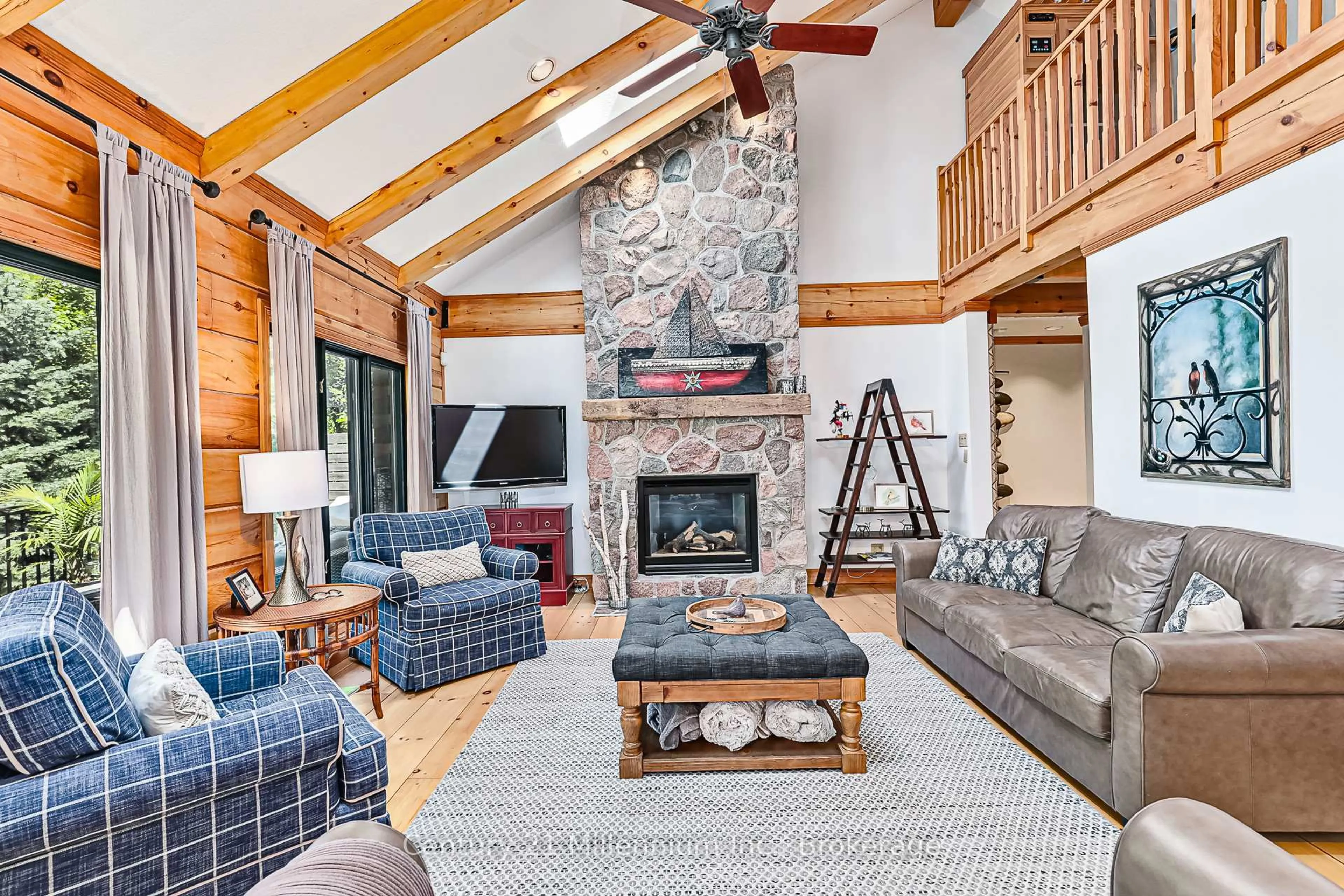Living room with furniture, unknown for 108 Cortina Cres, Blue Mountains Ontario L9Y 3Z2