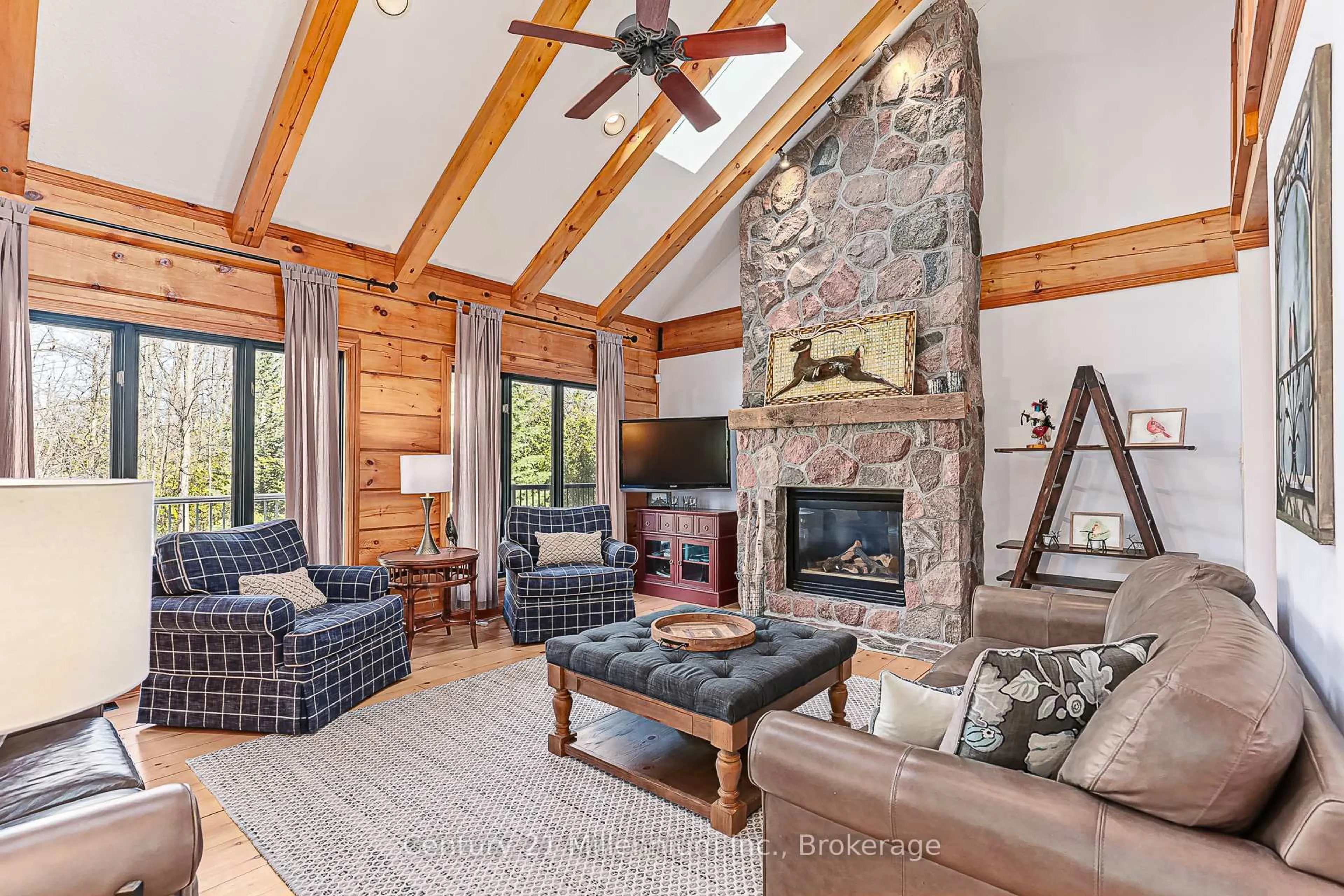 Living room with furniture, unknown for 108 Cortina Cres, Blue Mountains Ontario L9Y 3Z2