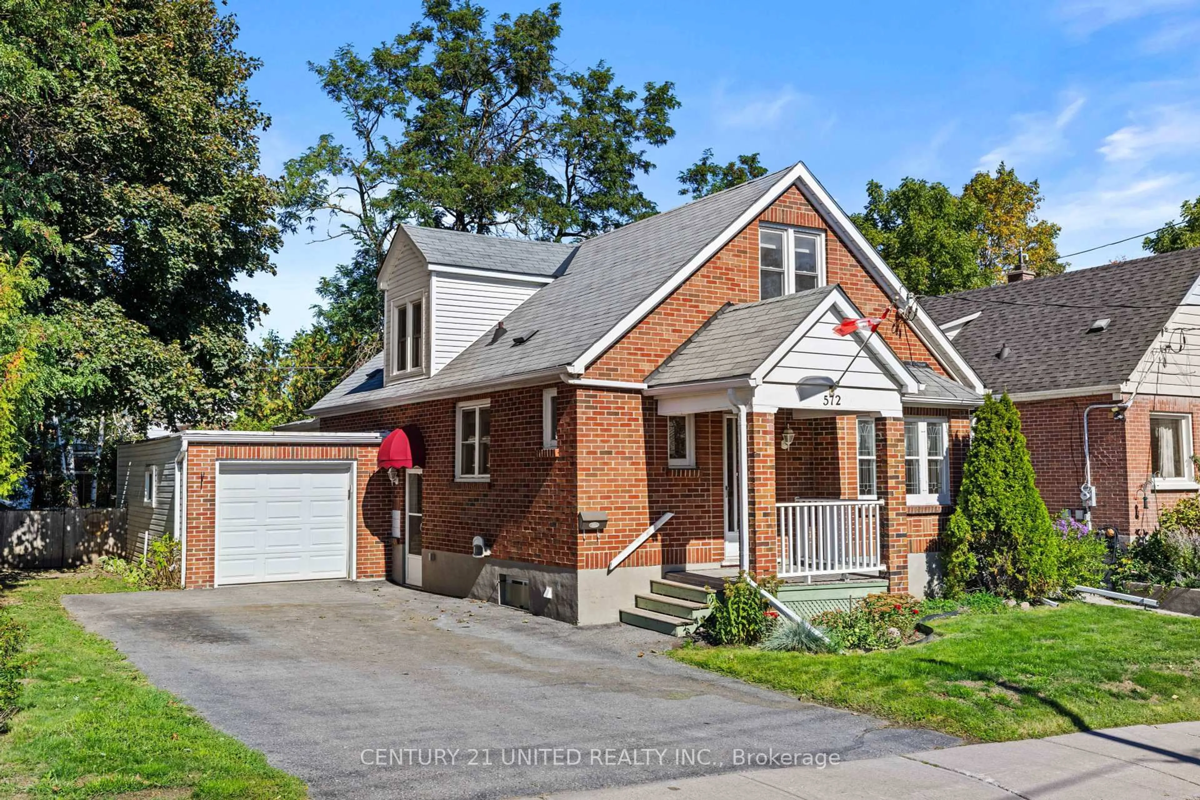 Home with brick exterior material, street for 572 Murray St, Peterborough Ontario K9H 2V1