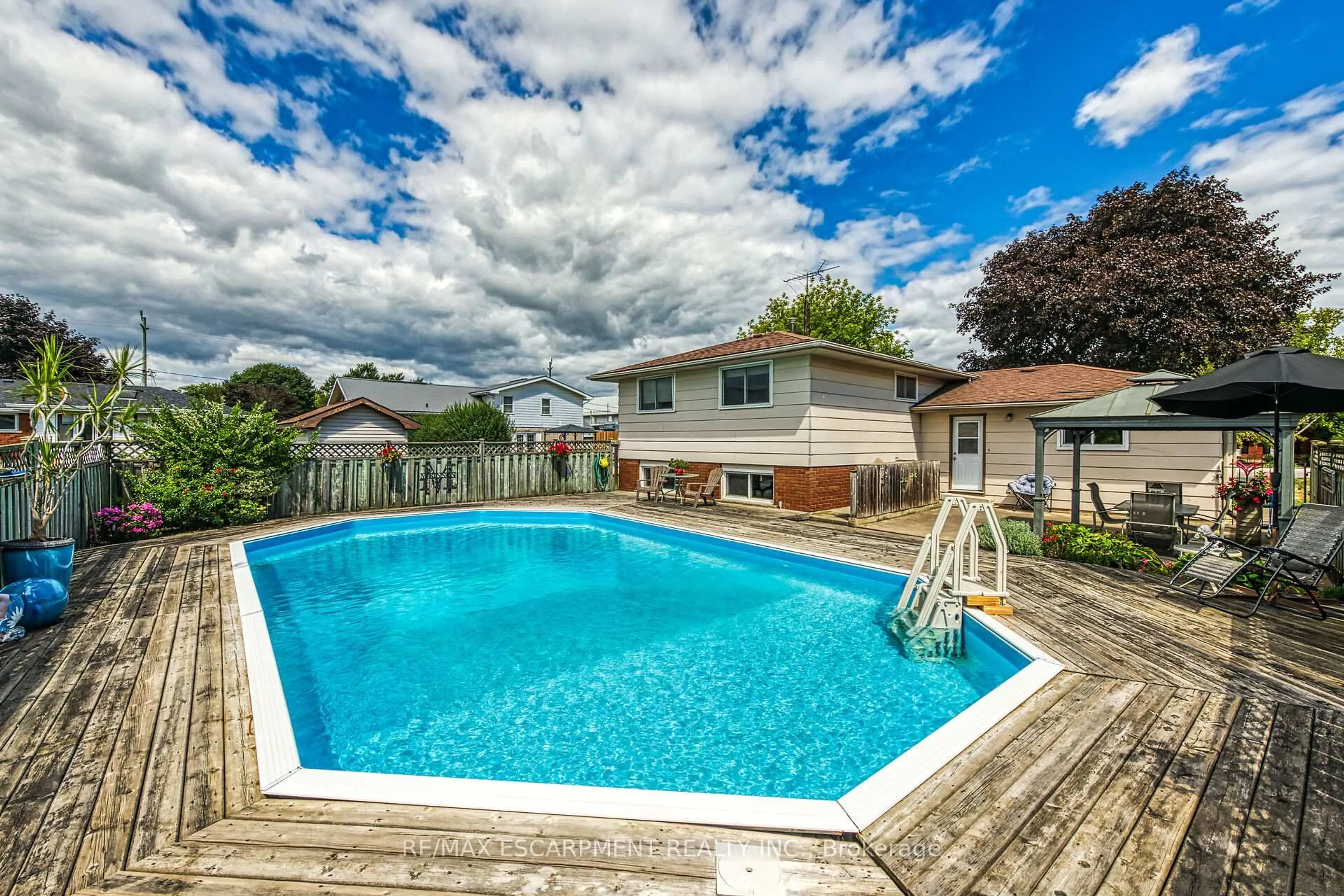 Pool for 12 Athens St, Haldimand Ontario N0A 1H0