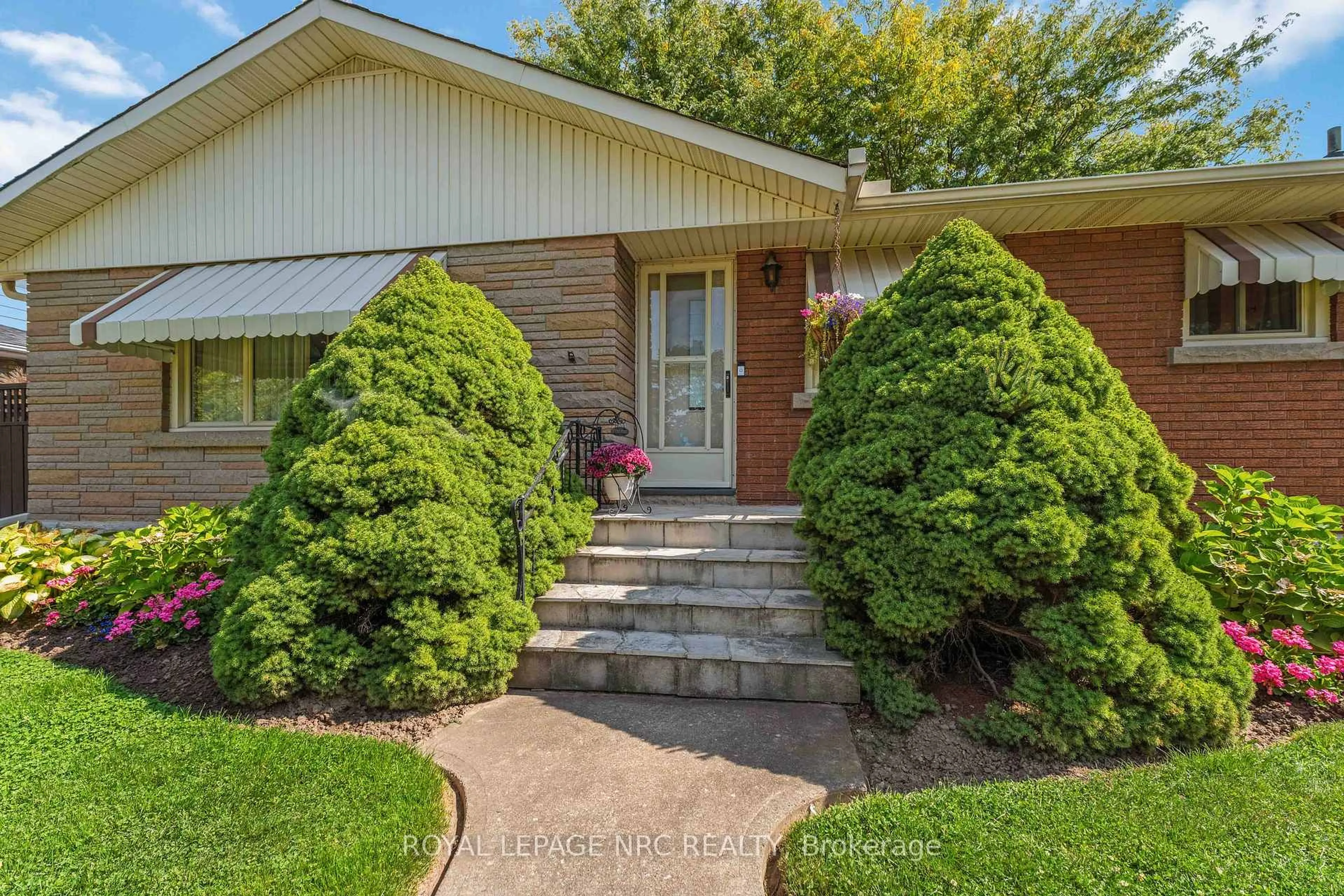 Home with brick exterior material, street for 6256 Pitton Rd, Niagara Falls Ontario L2H 1S3